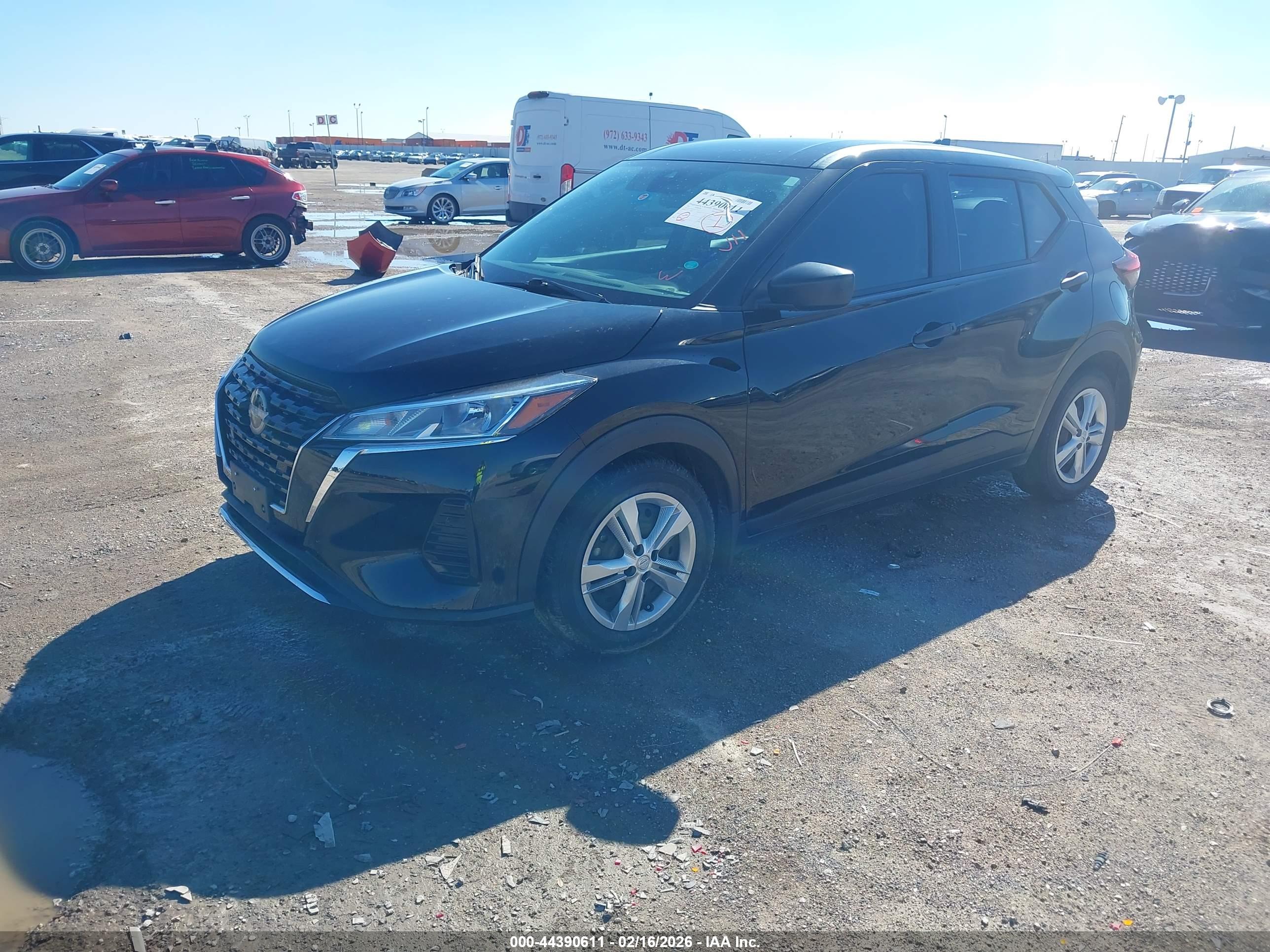 NISSAN KICKS image 2