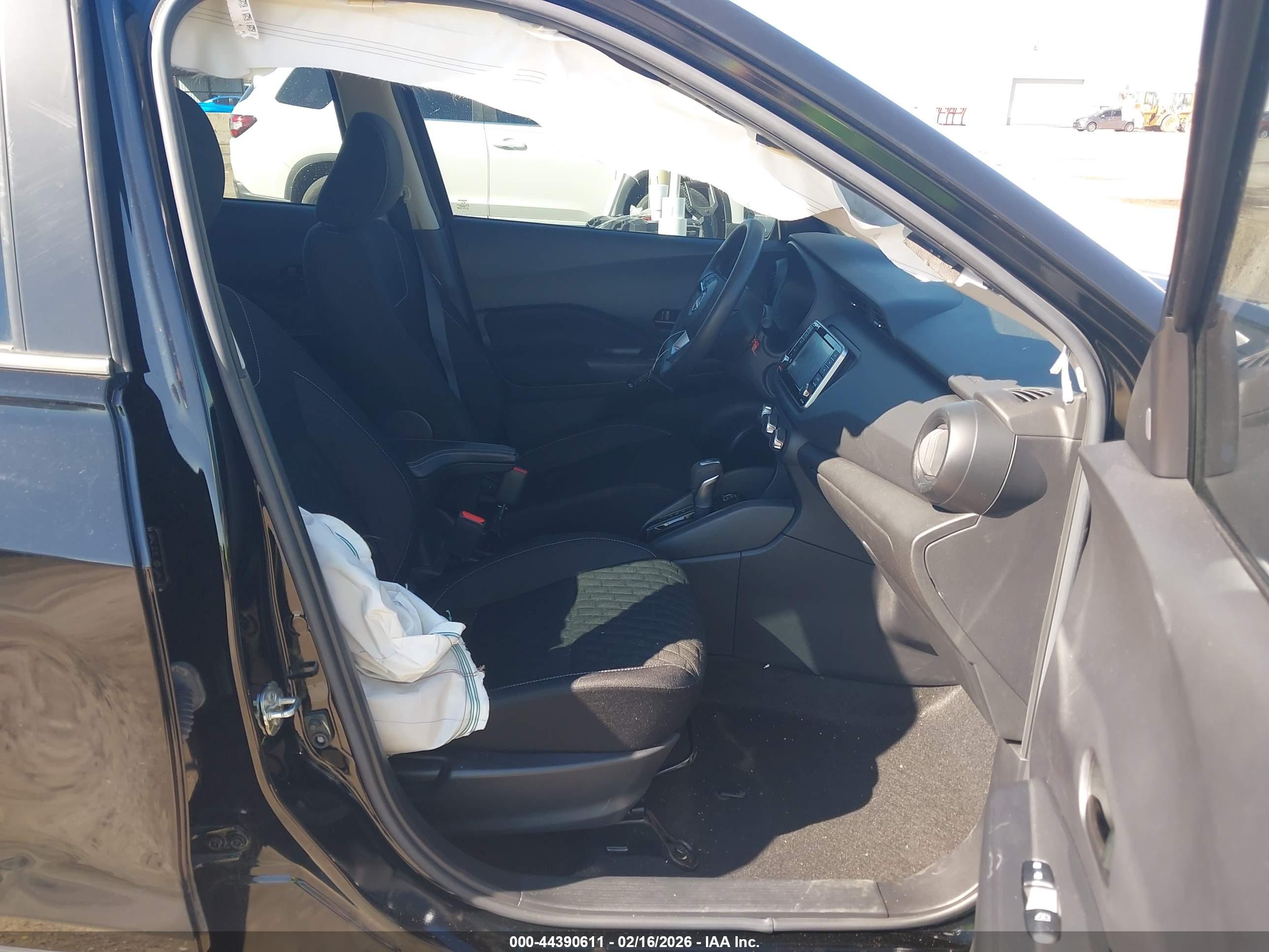 NISSAN KICKS image 5