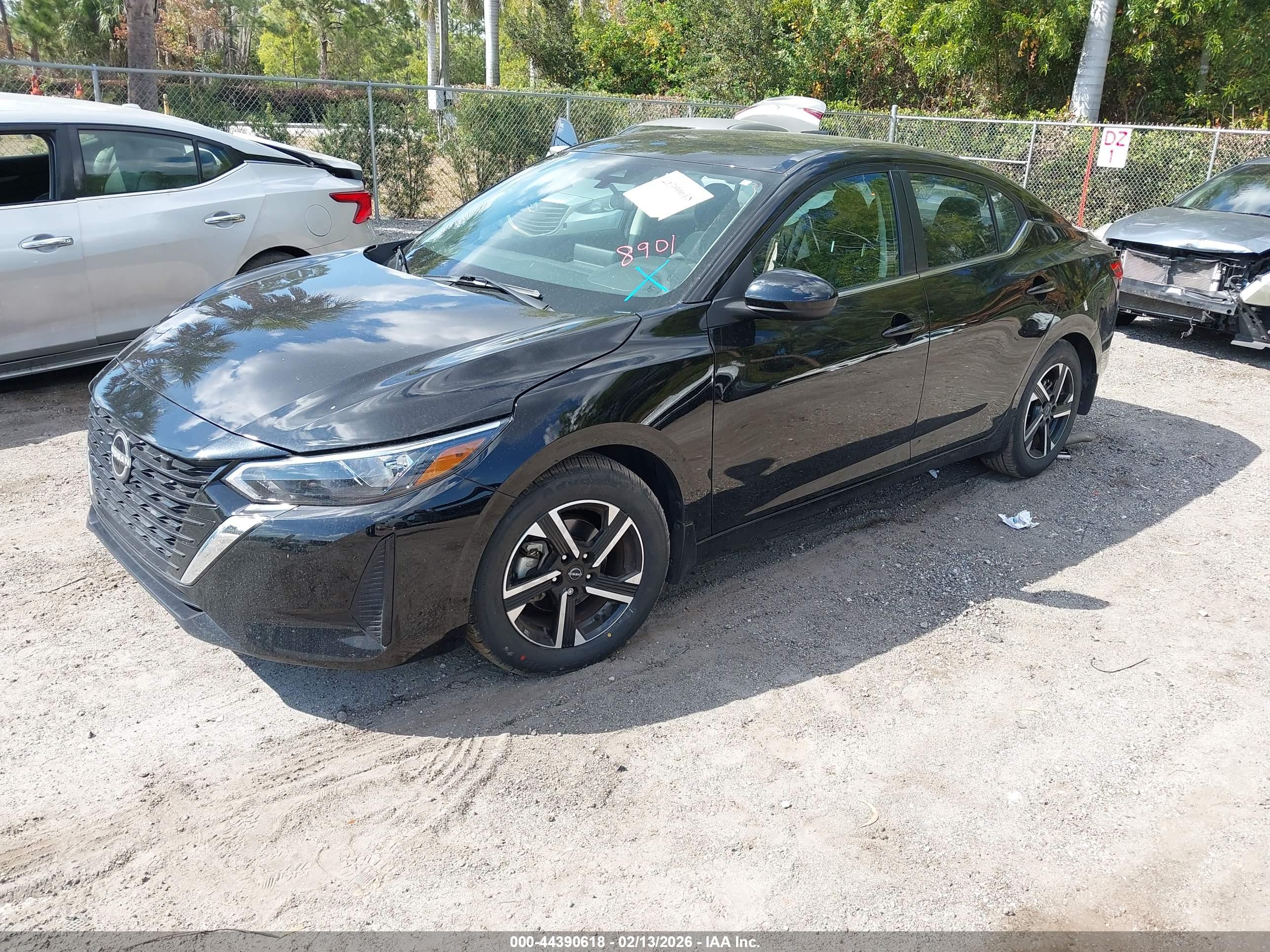 NISSAN SENTRA image 2