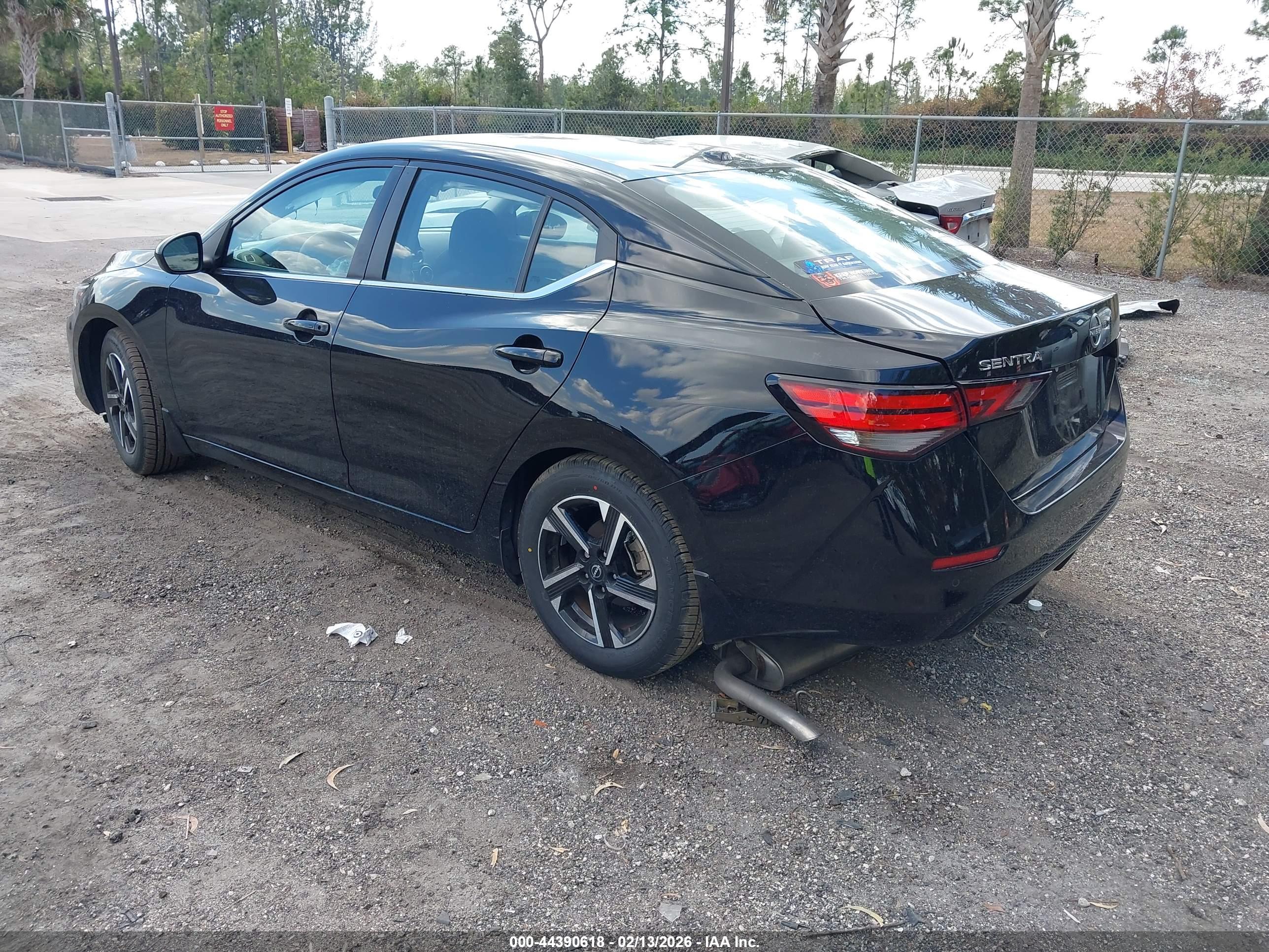 NISSAN SENTRA image 3