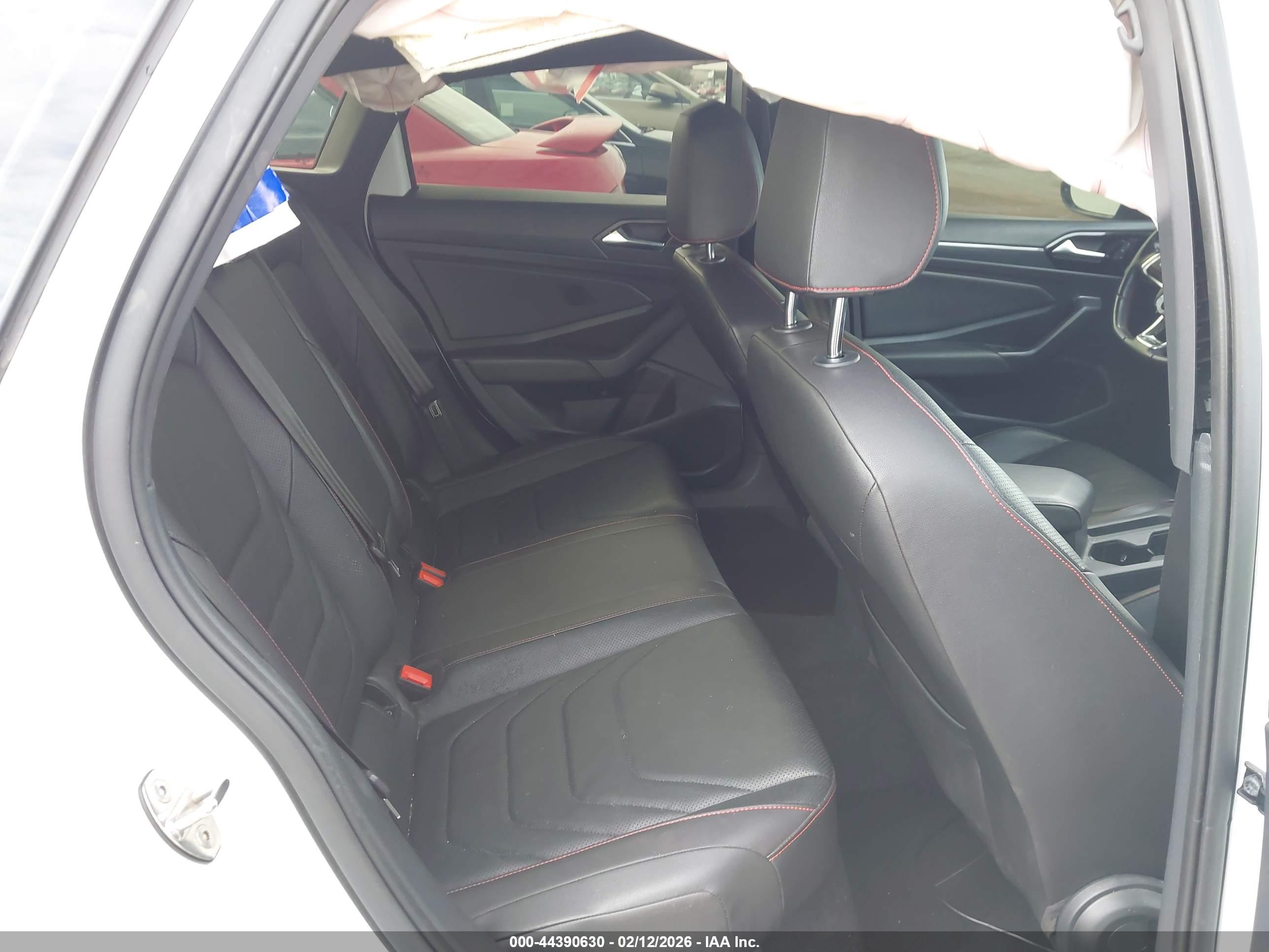 VOLKSWAGEN JETTA image 8