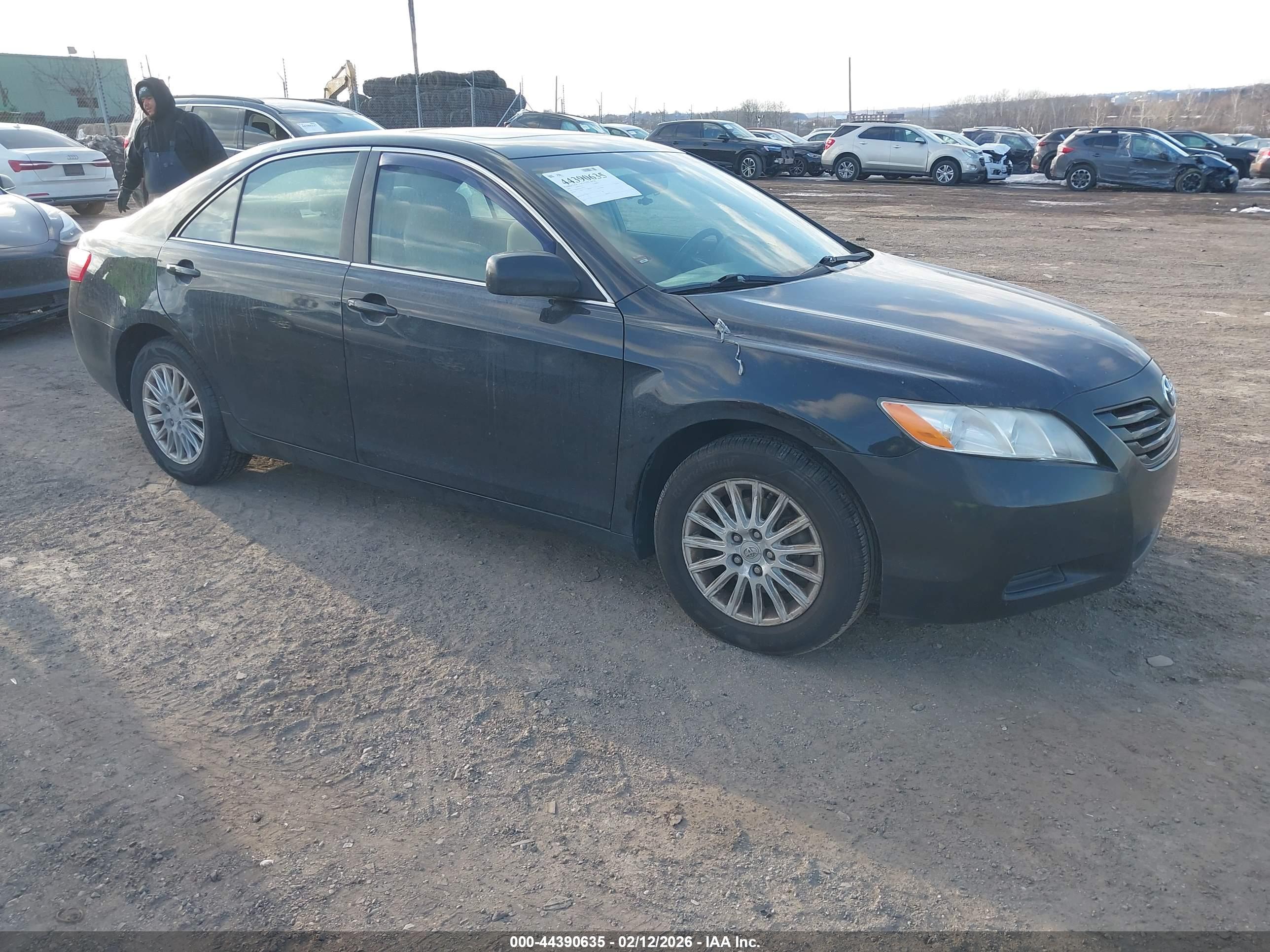 TOYOTA CAMRY image 3