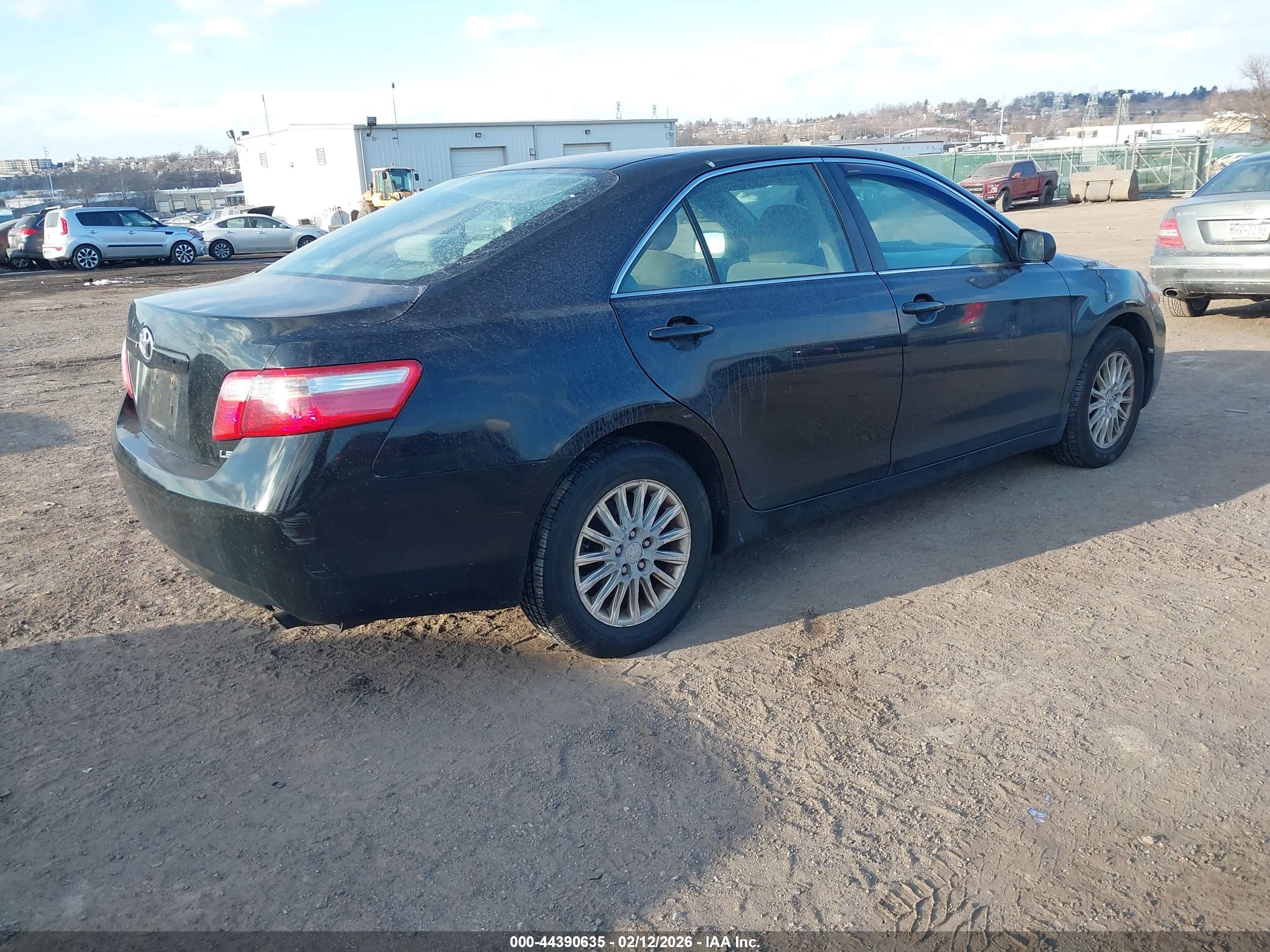 TOYOTA CAMRY image 4