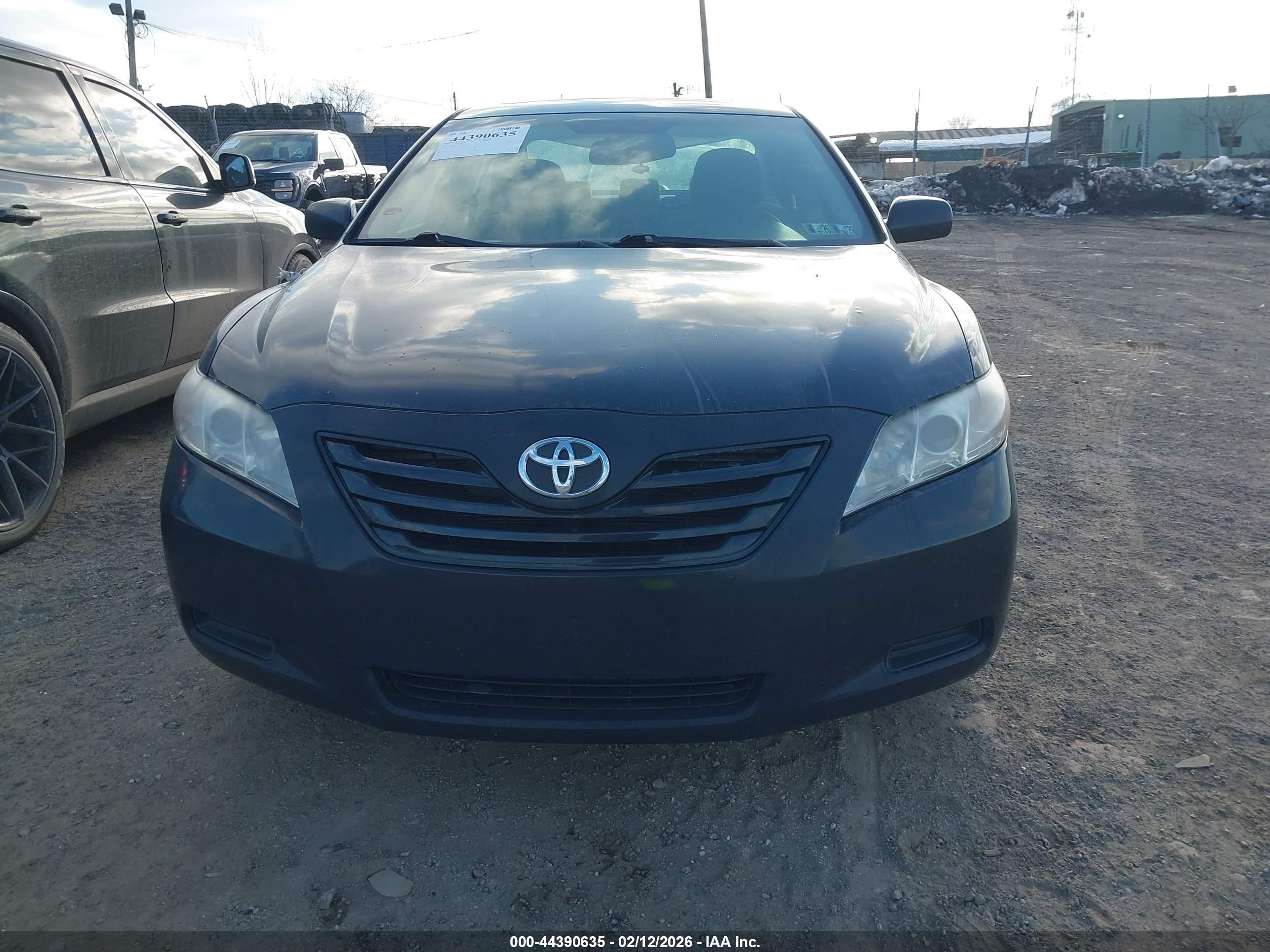 TOYOTA CAMRY image 6