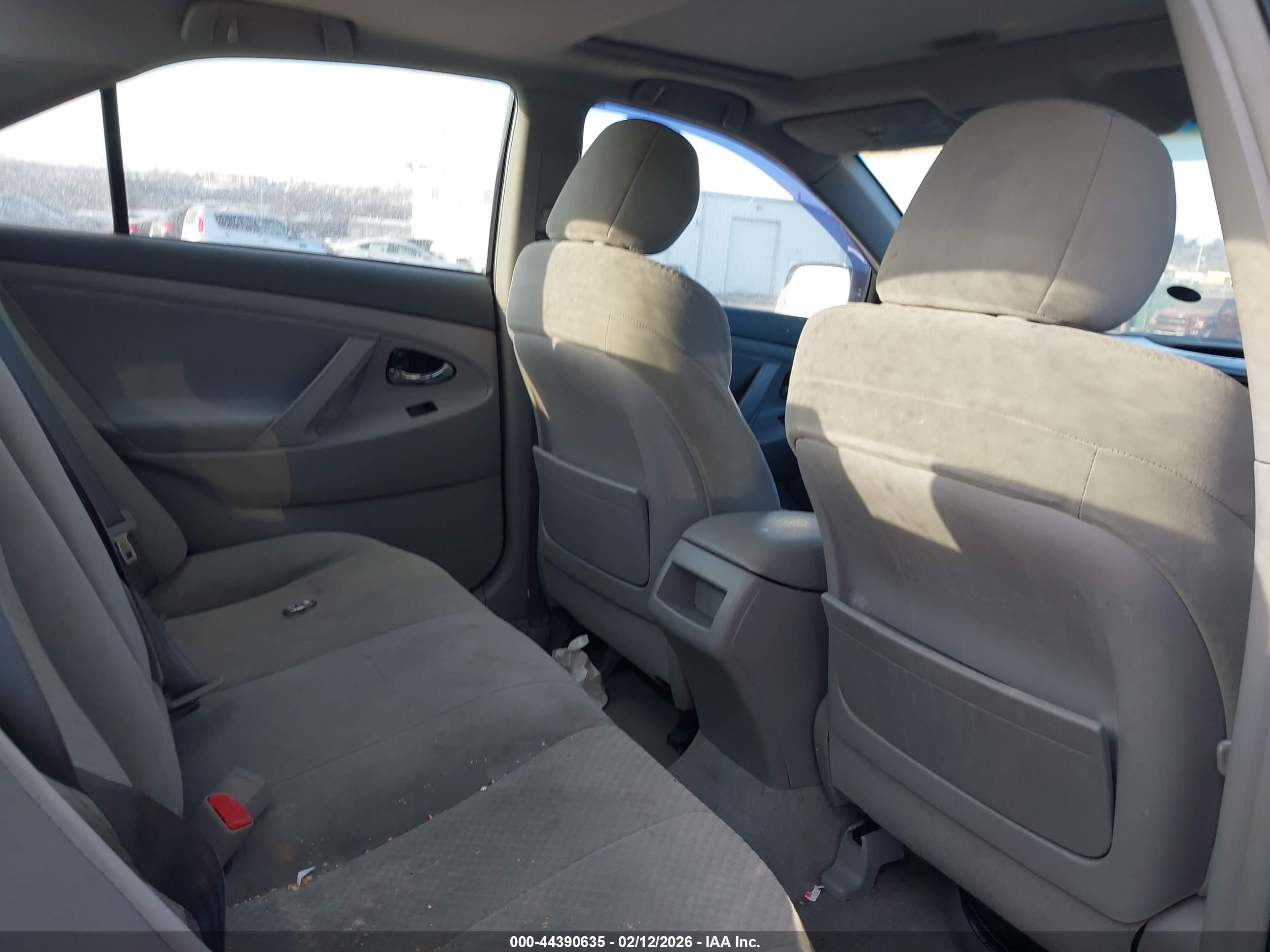 TOYOTA CAMRY image 8