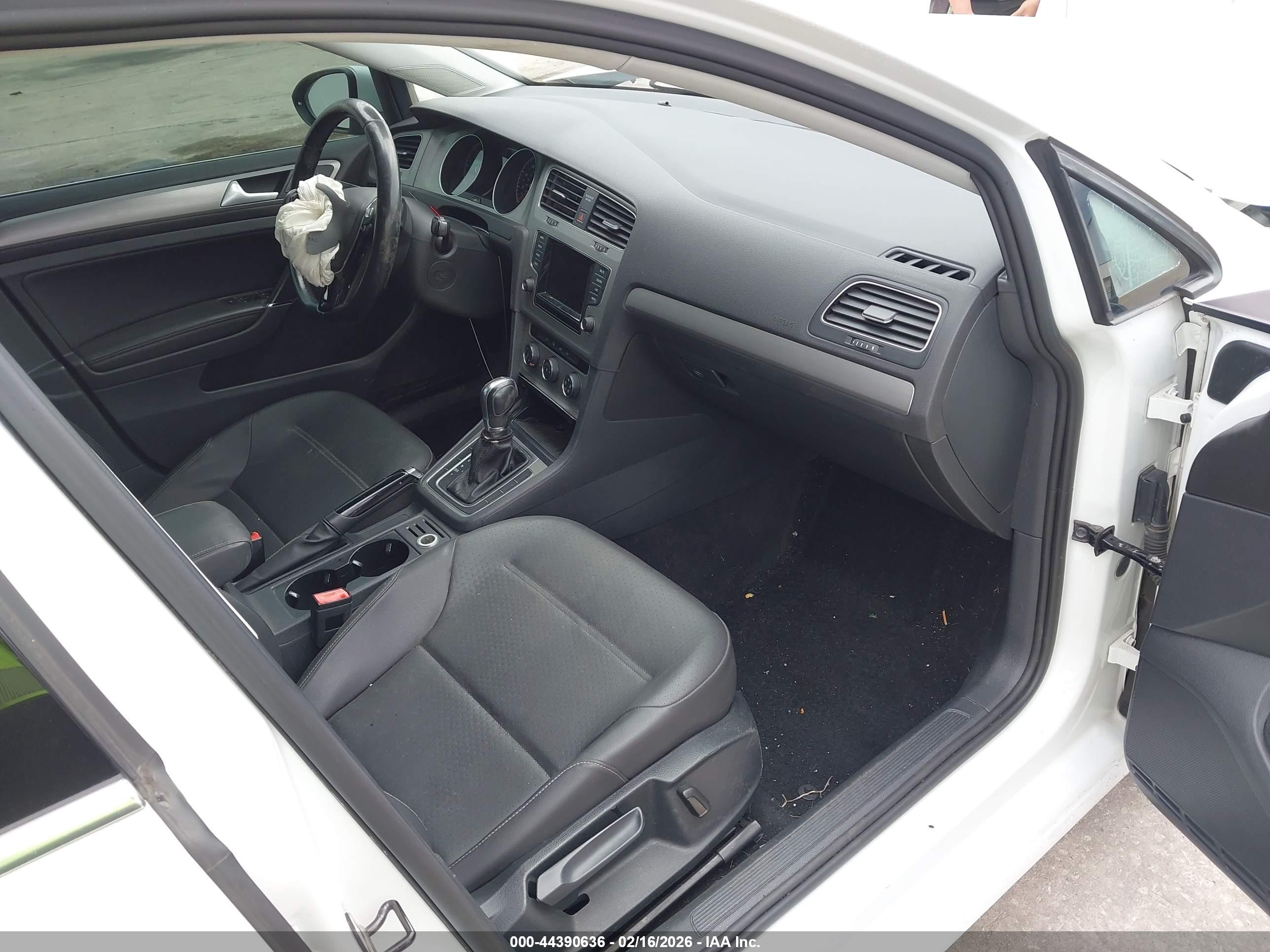 VOLKSWAGEN GOLF image 5