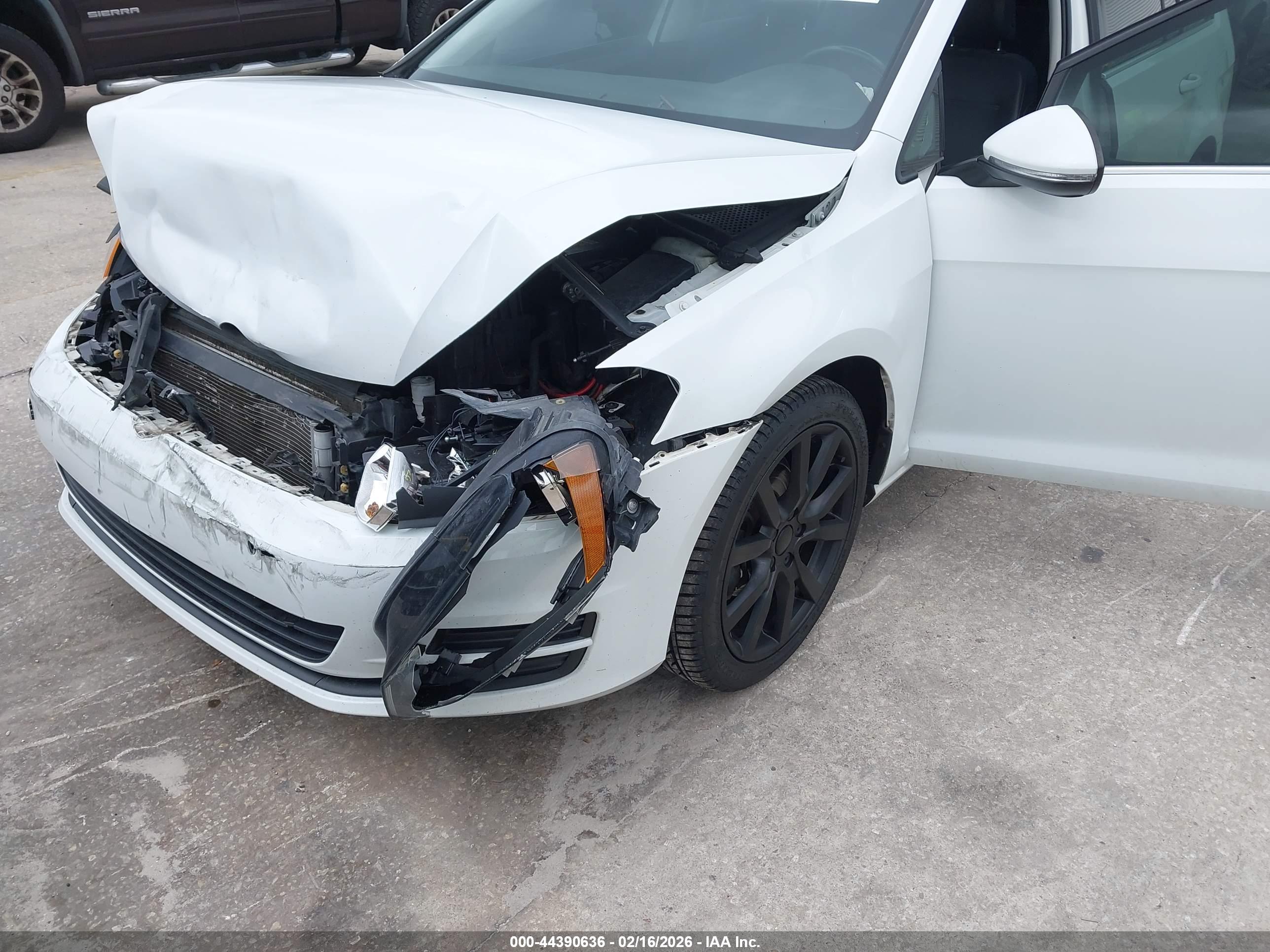 VOLKSWAGEN GOLF image 6