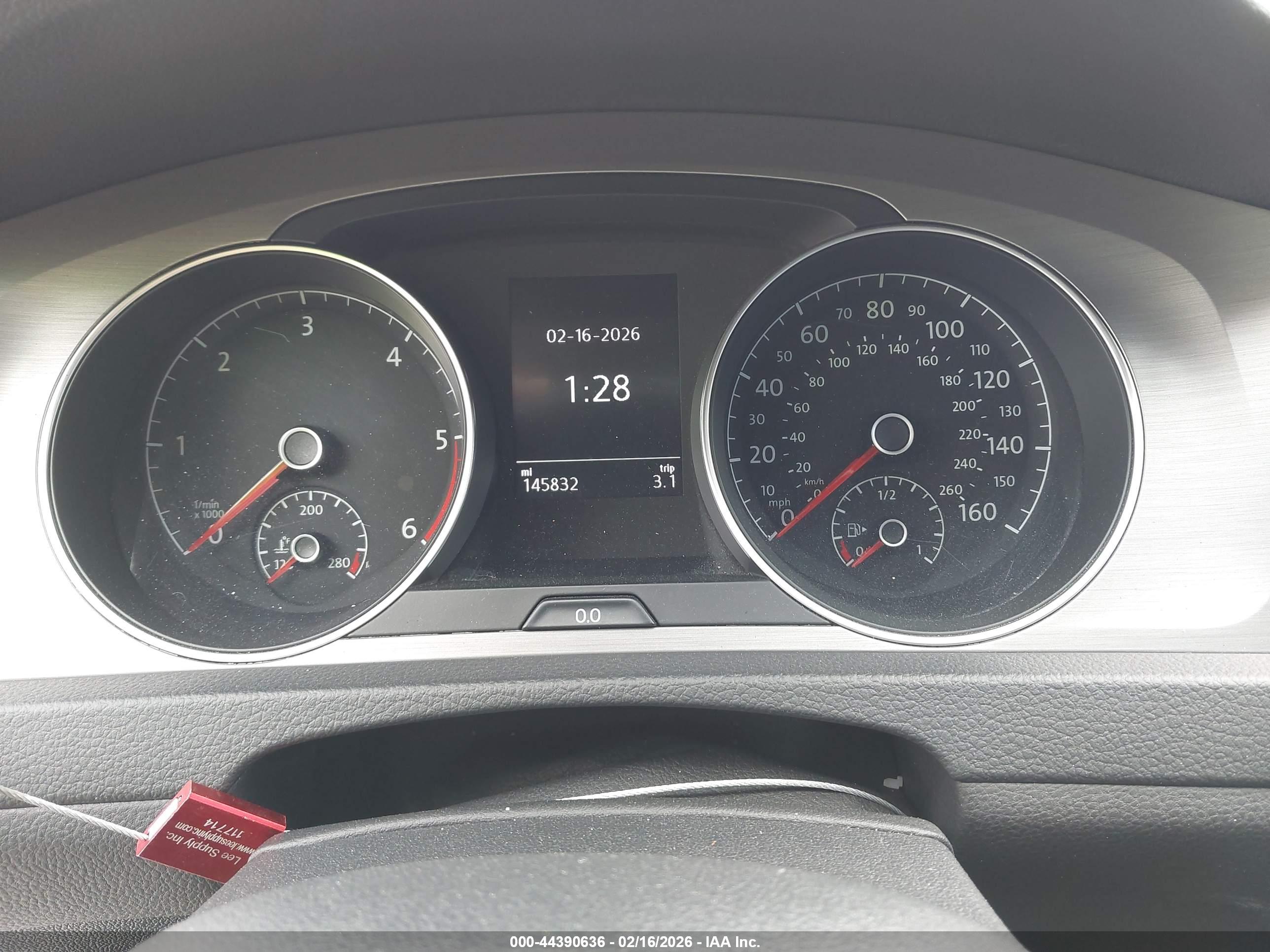 VOLKSWAGEN GOLF image 7