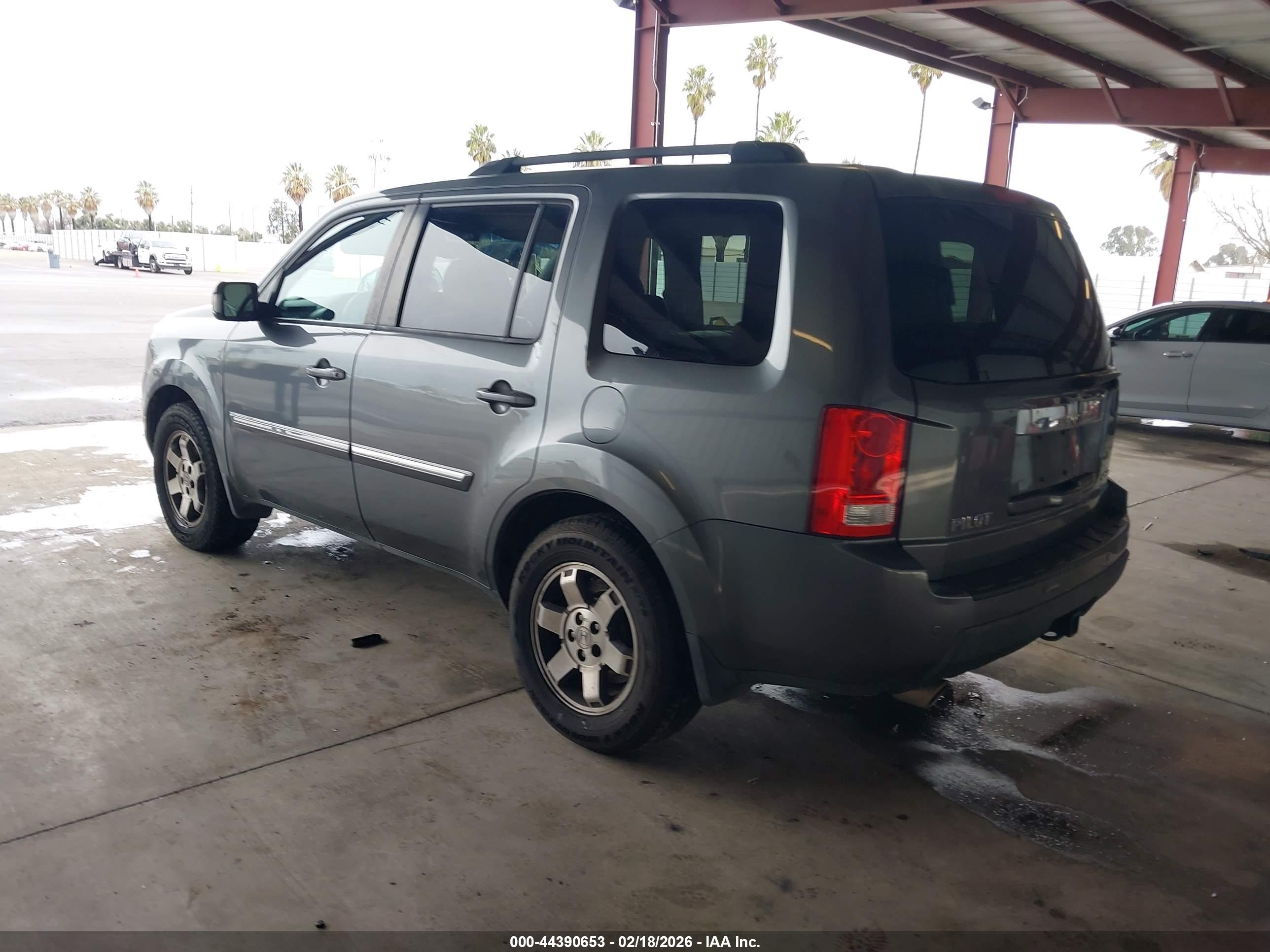 HONDA PILOT image 3