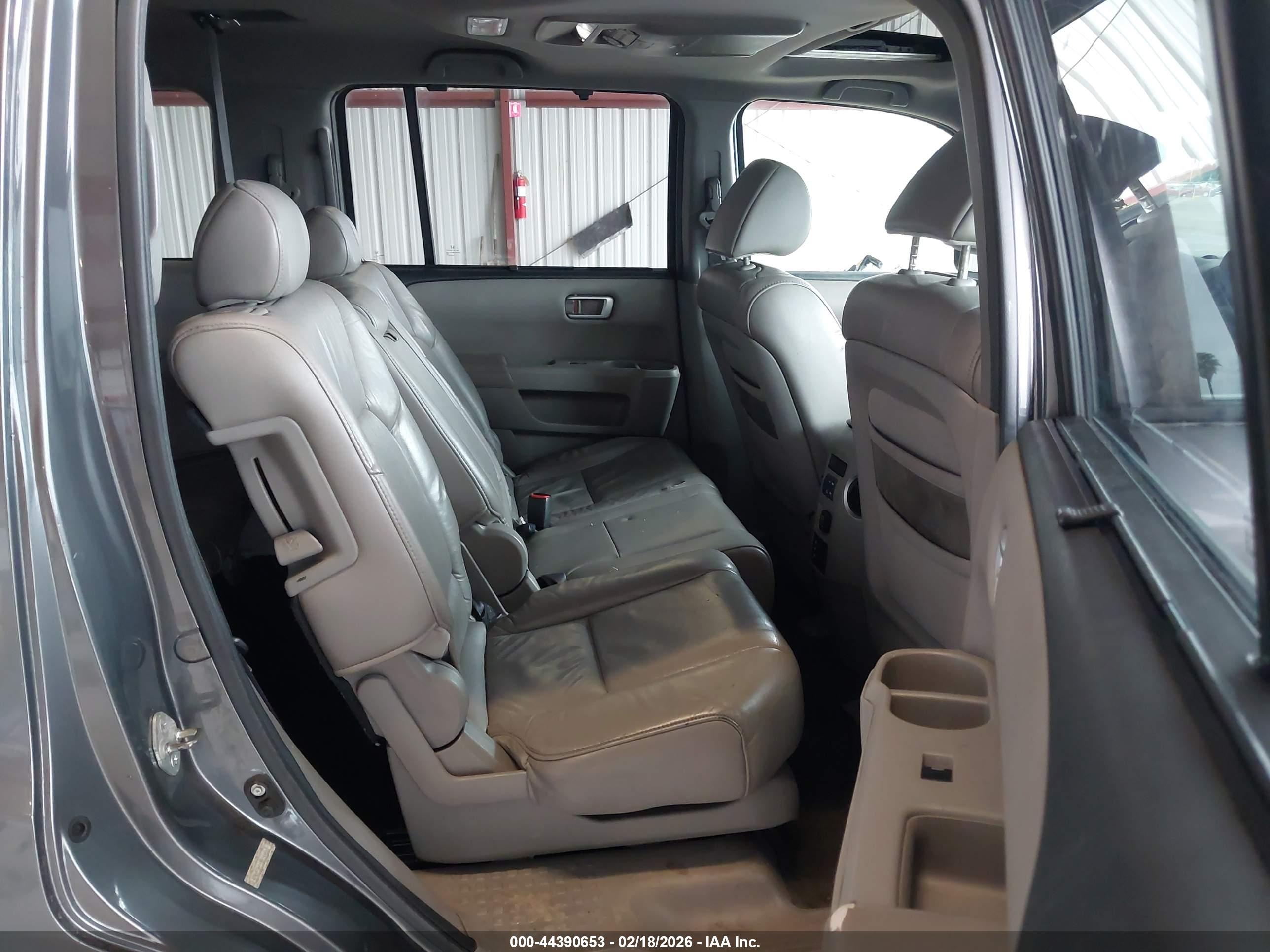 HONDA PILOT image 8