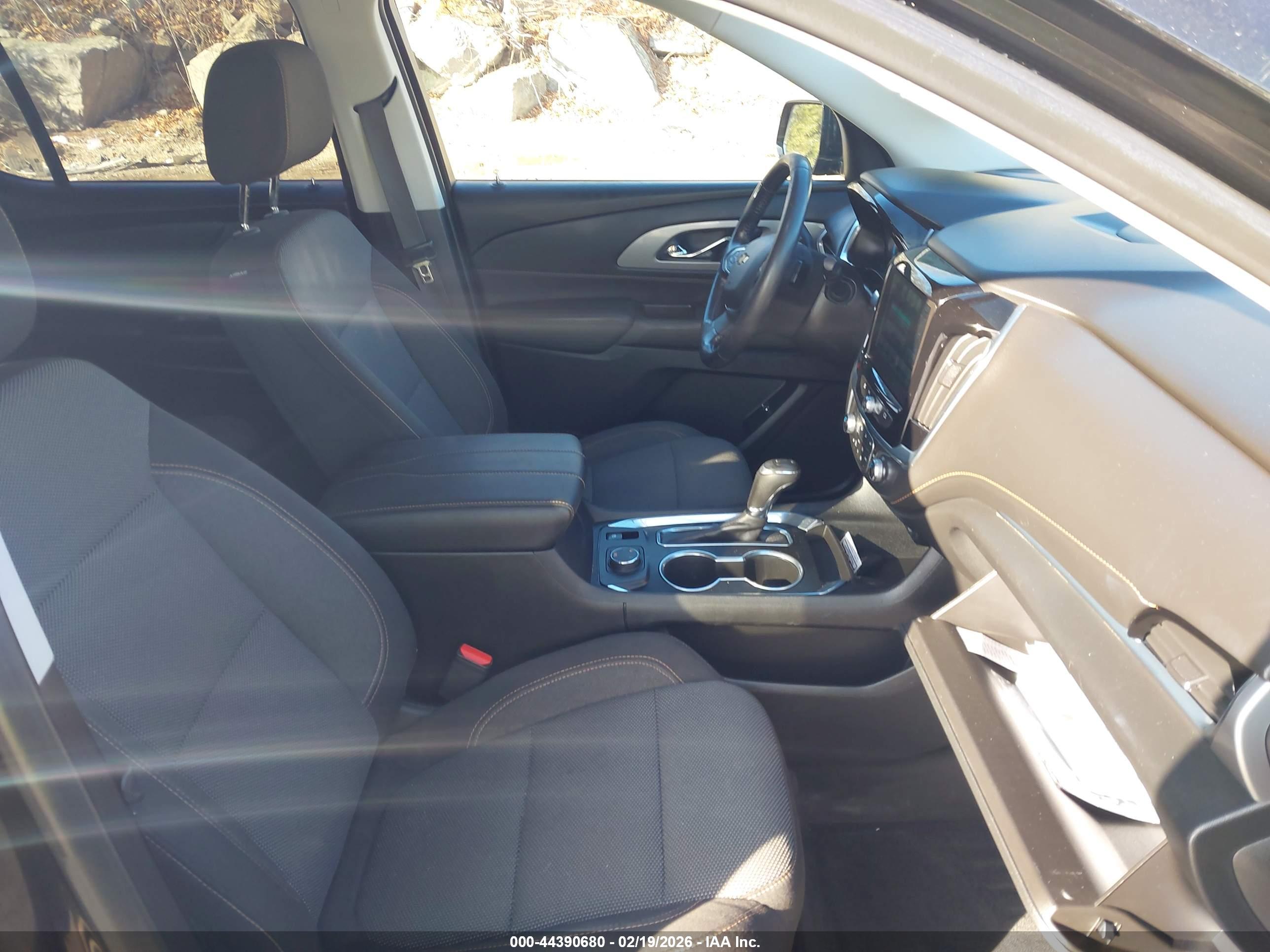 CHEVROLET TRAVERSE image 5