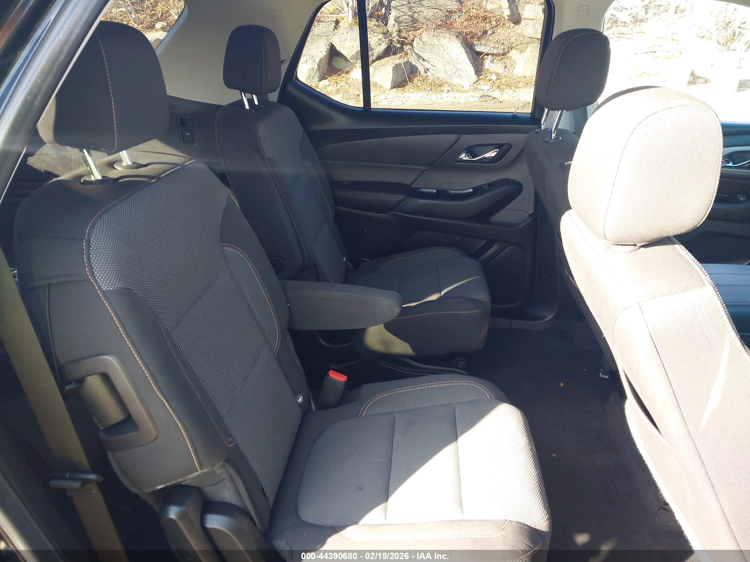 CHEVROLET TRAVERSE image 8