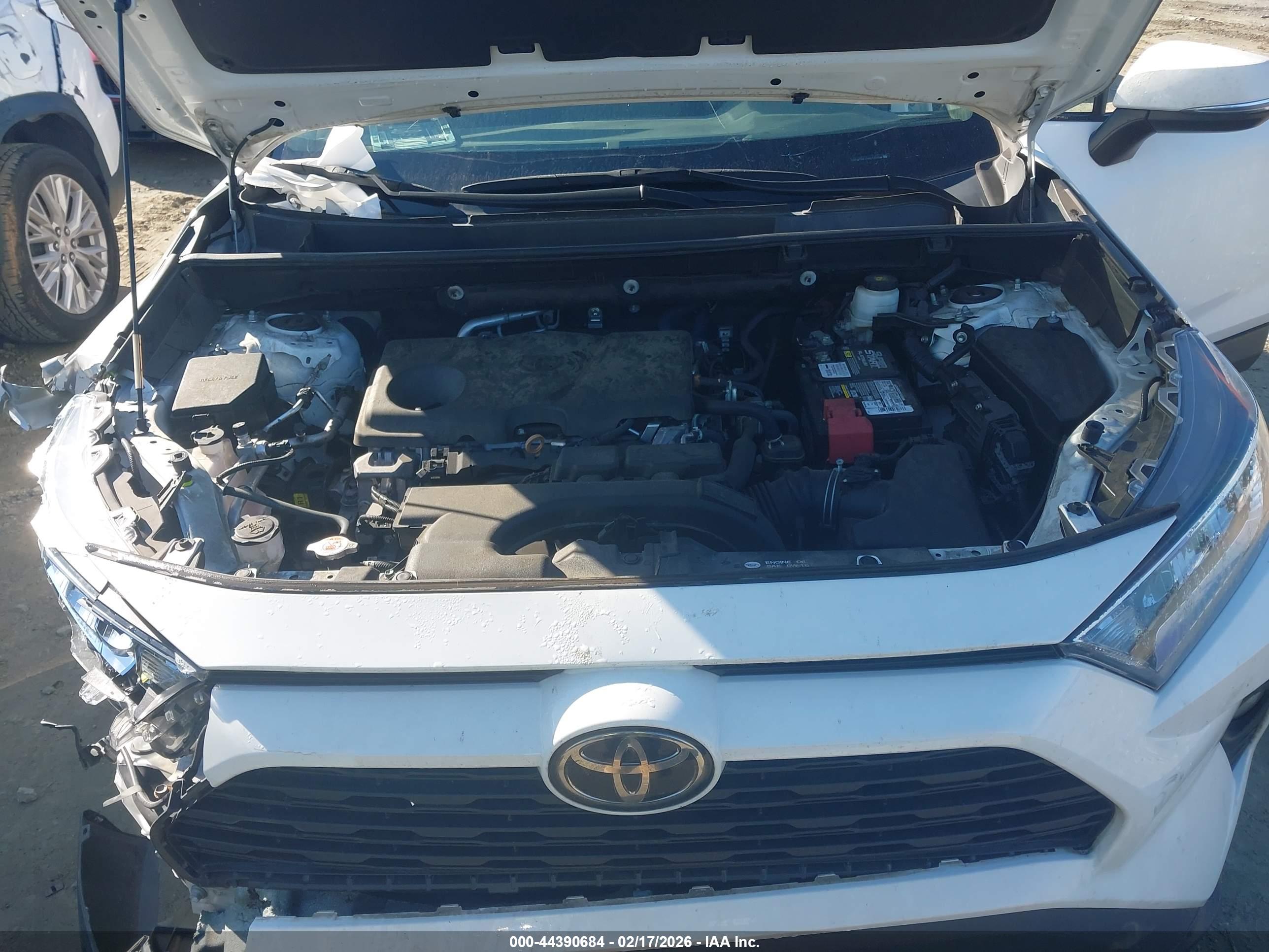 TOYOTA RAV4 image 10