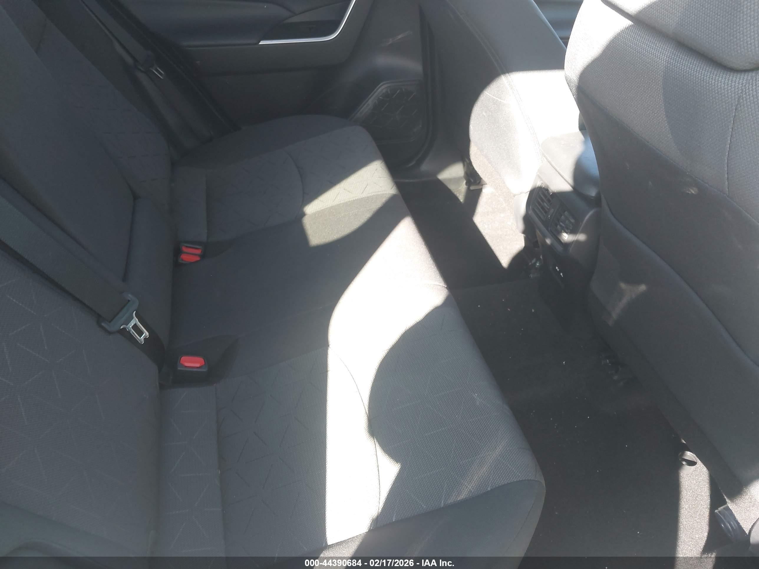 TOYOTA RAV4 image 8