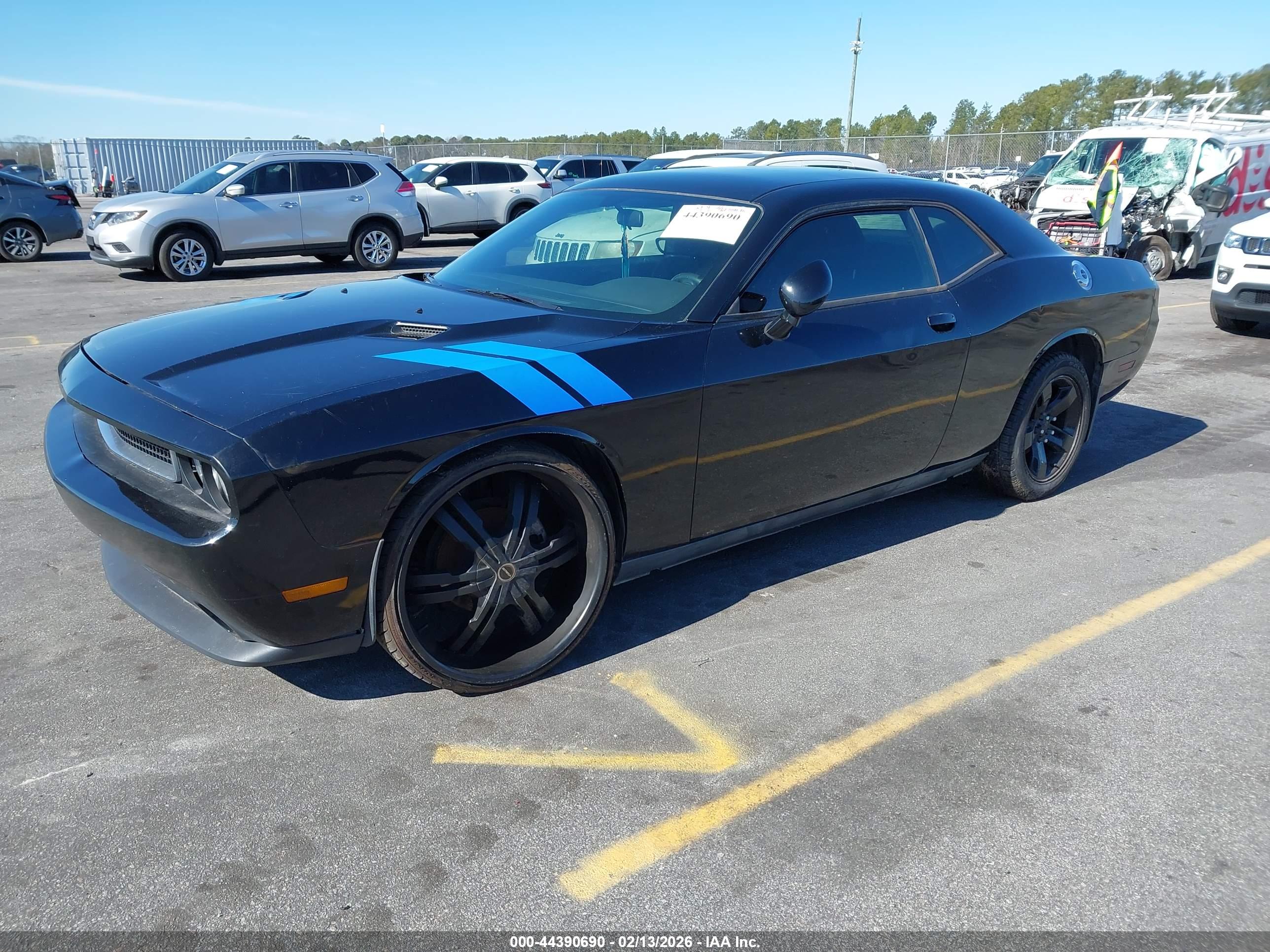 DODGE CHALLENGER image 2