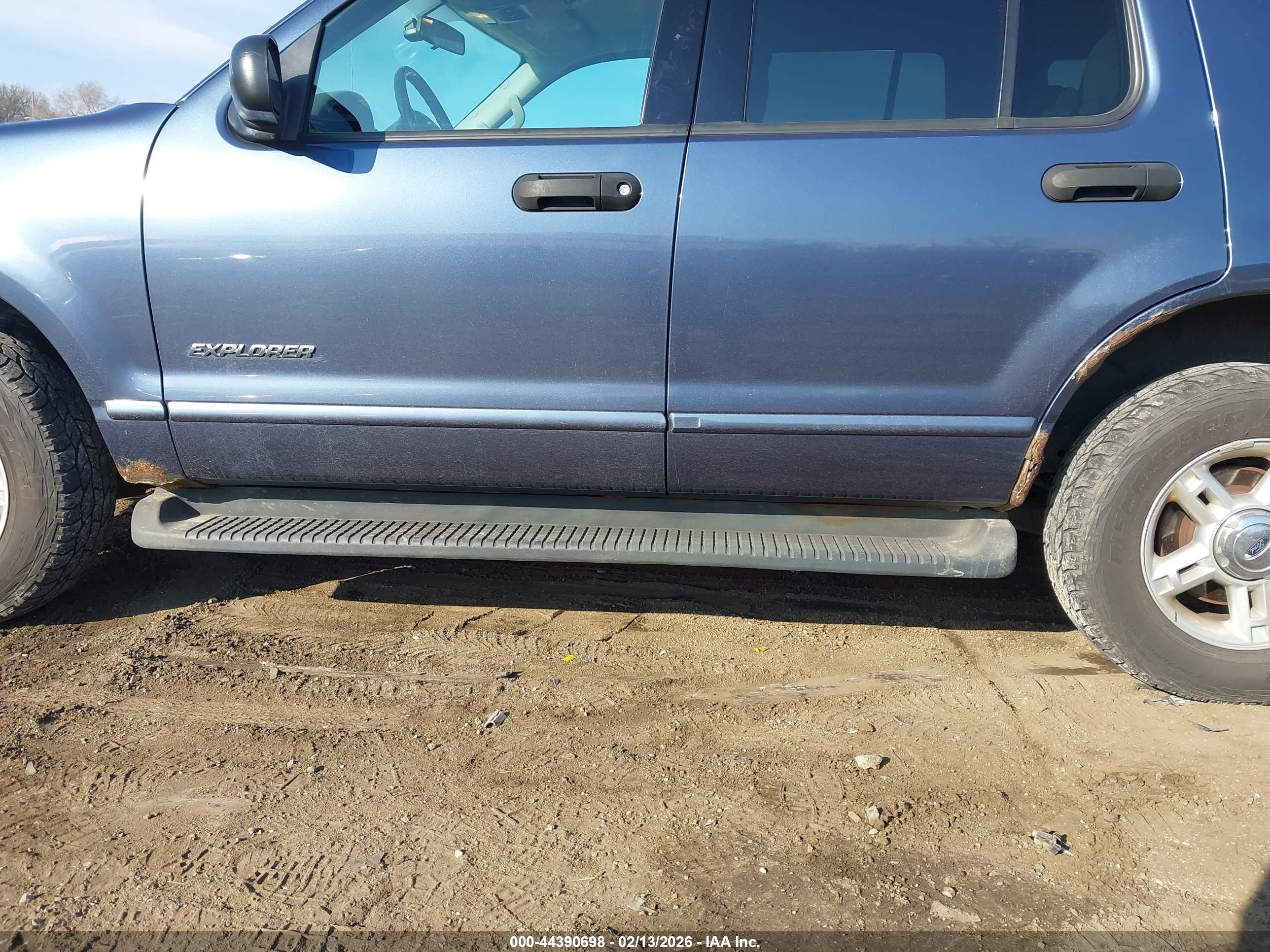 FORD EXPLORER image 6