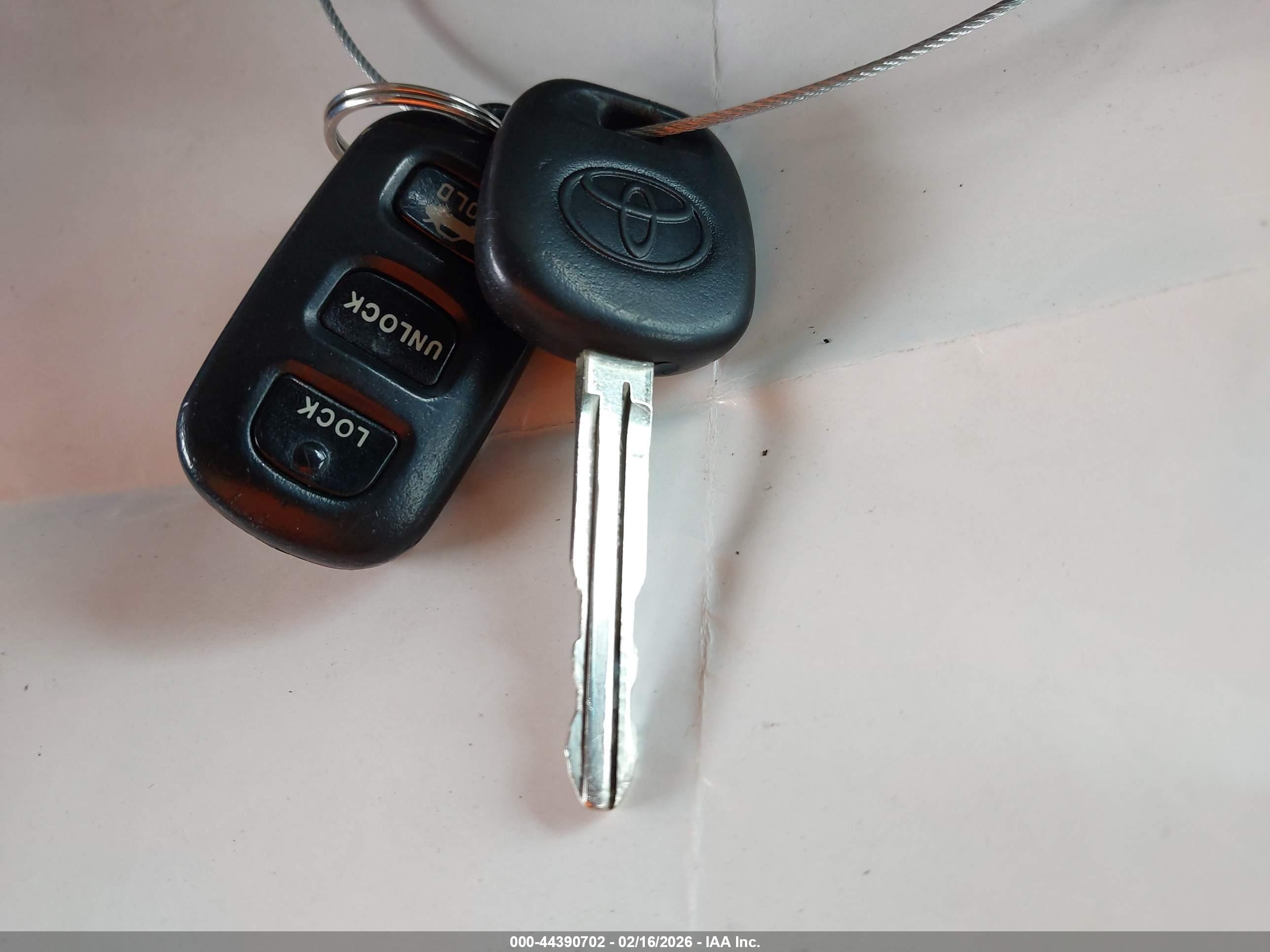 TOYOTA CAMRY image 11