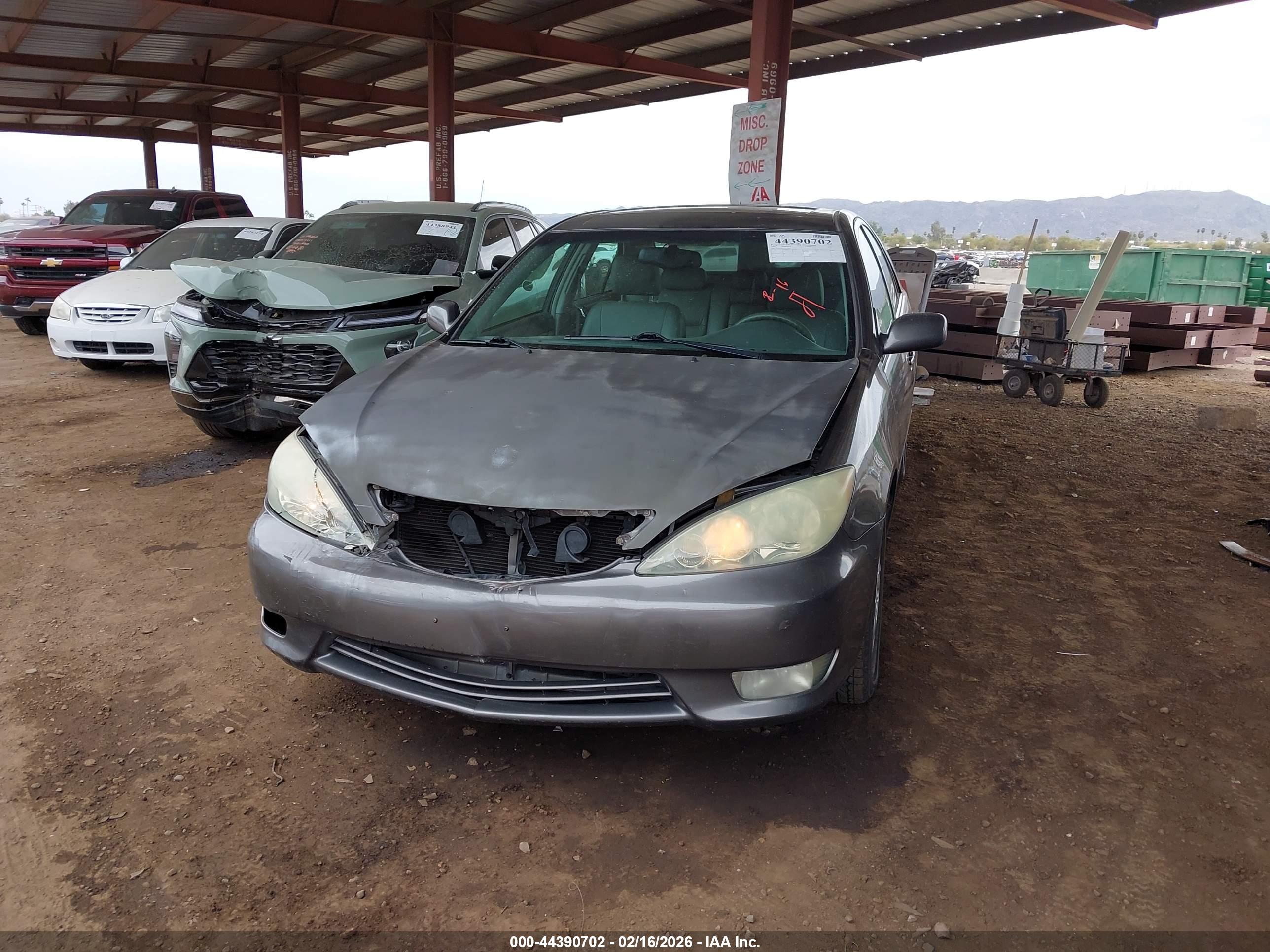 TOYOTA CAMRY image 6