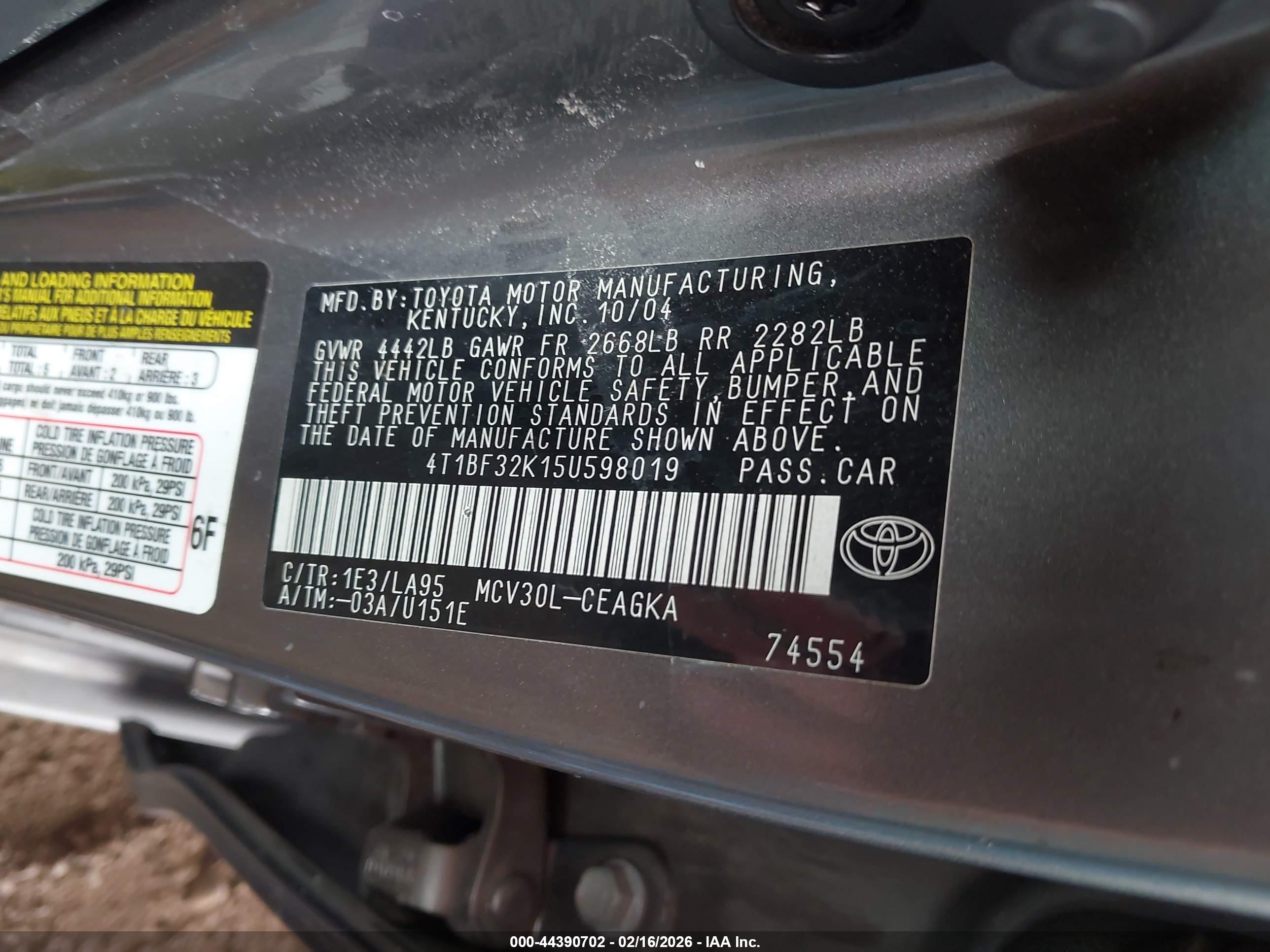 TOYOTA CAMRY image 9
