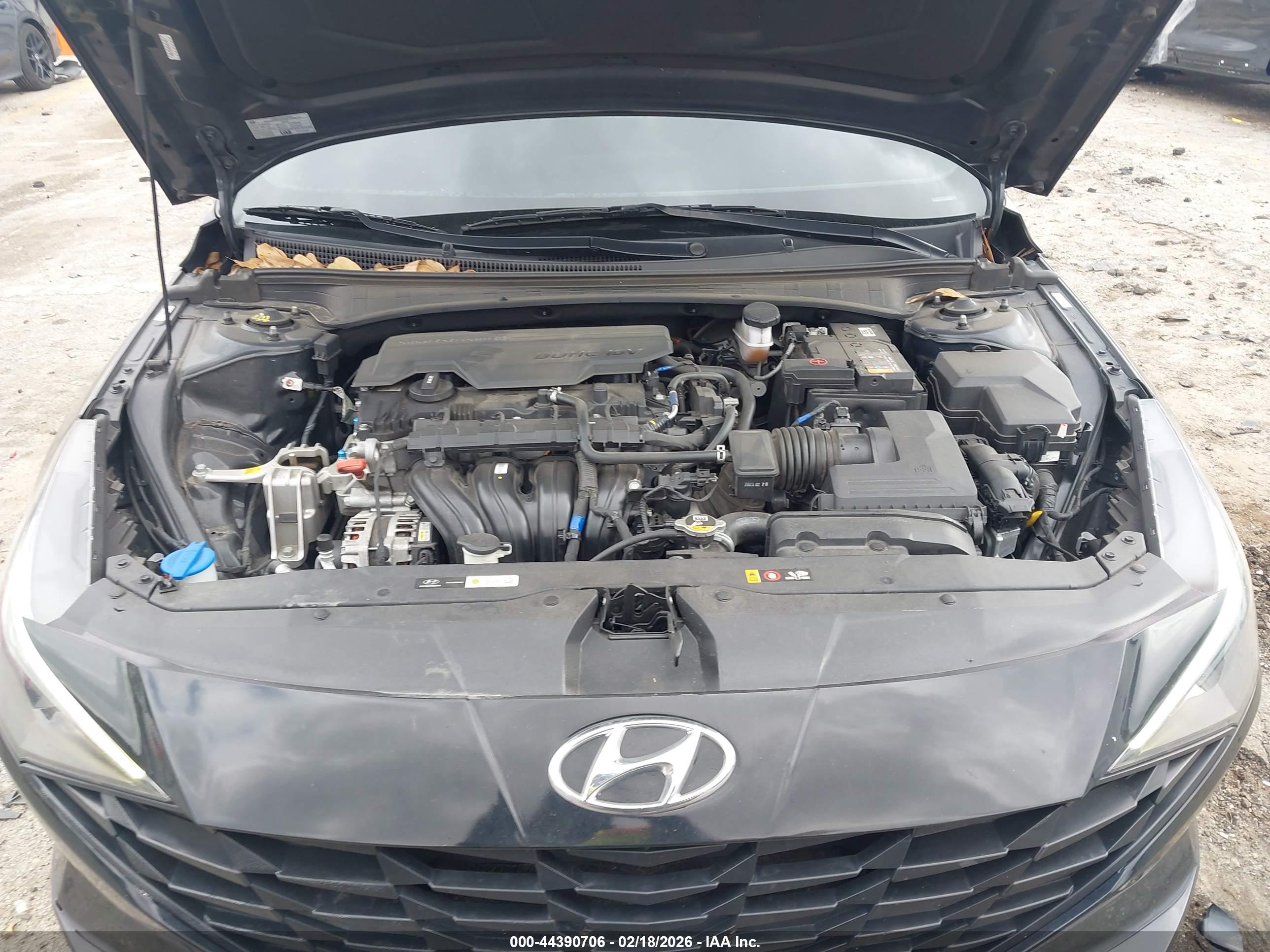 HYUNDAI ELANTRA image 10
