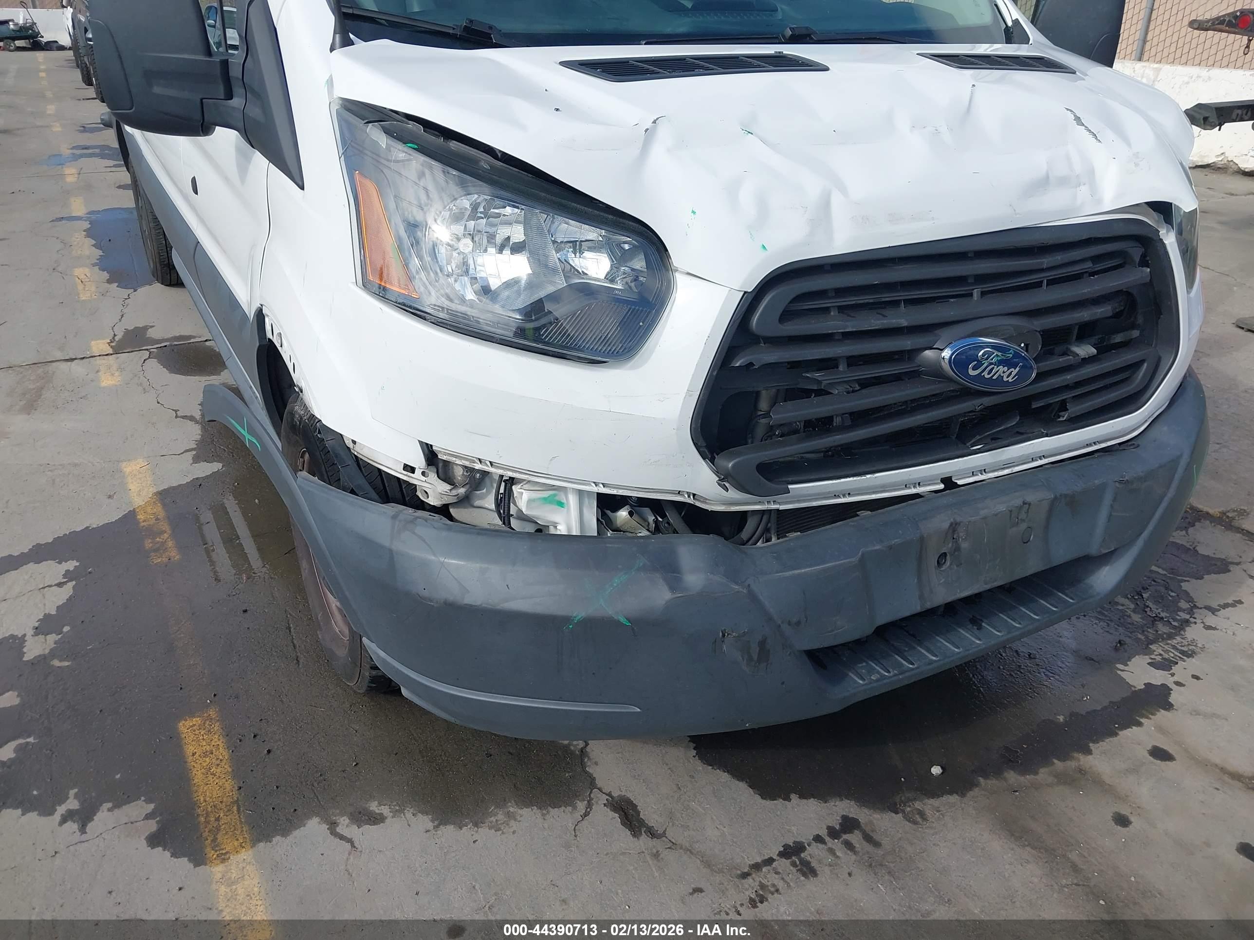 FORD TRANSIT-250 image 6
