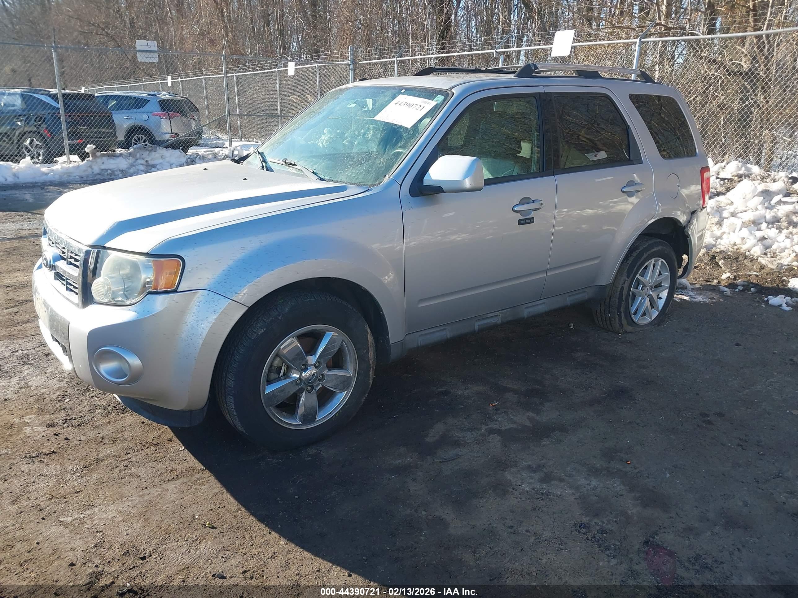 FORD ESCAPE image 2
