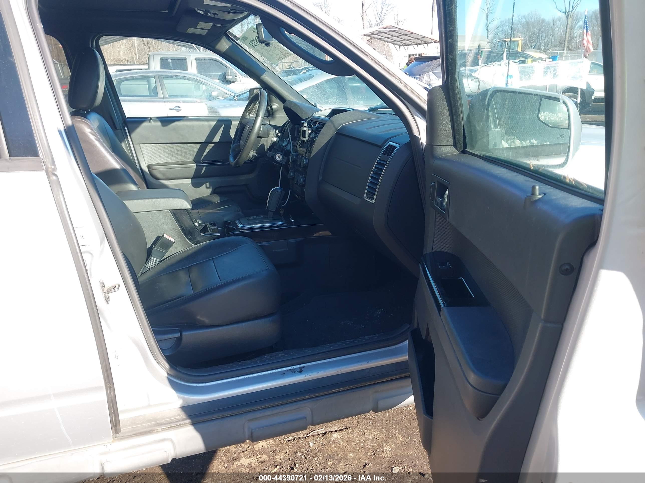 FORD ESCAPE image 5