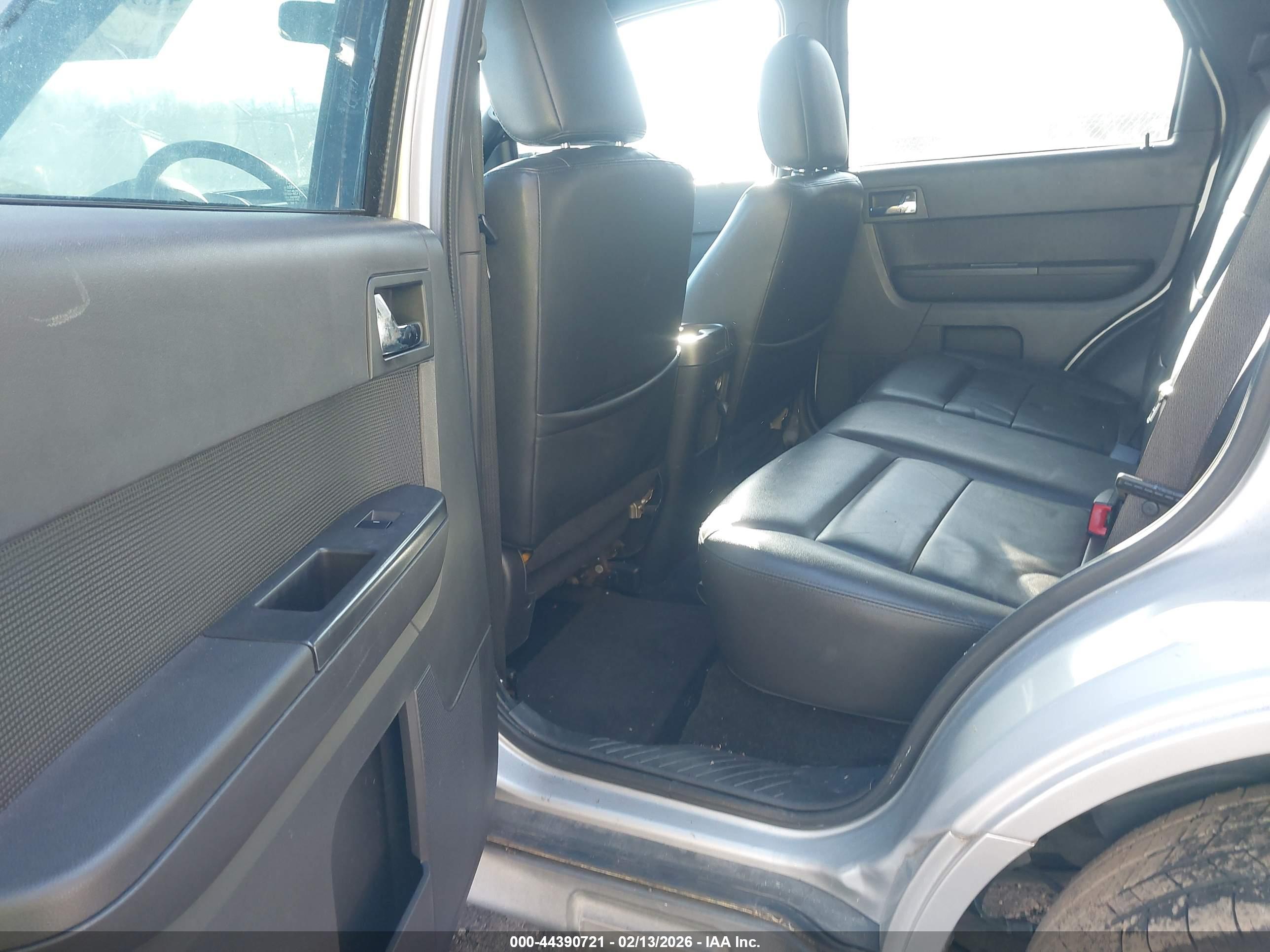 FORD ESCAPE image 8