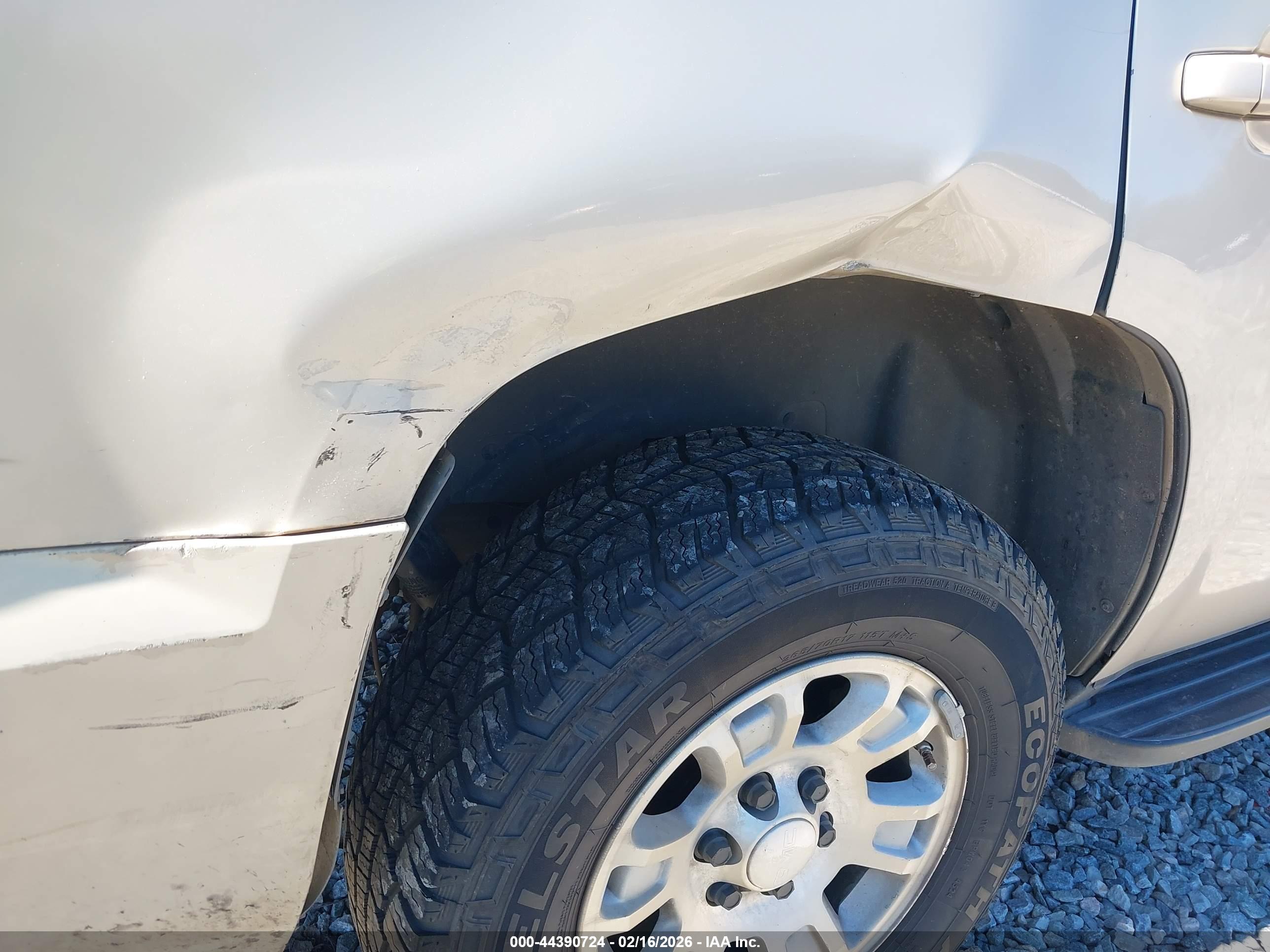 GMC YUKON image 6