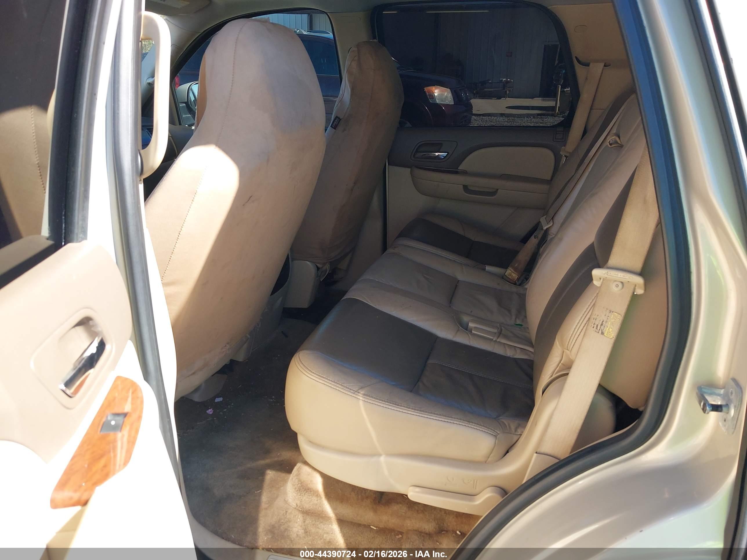 GMC YUKON image 8