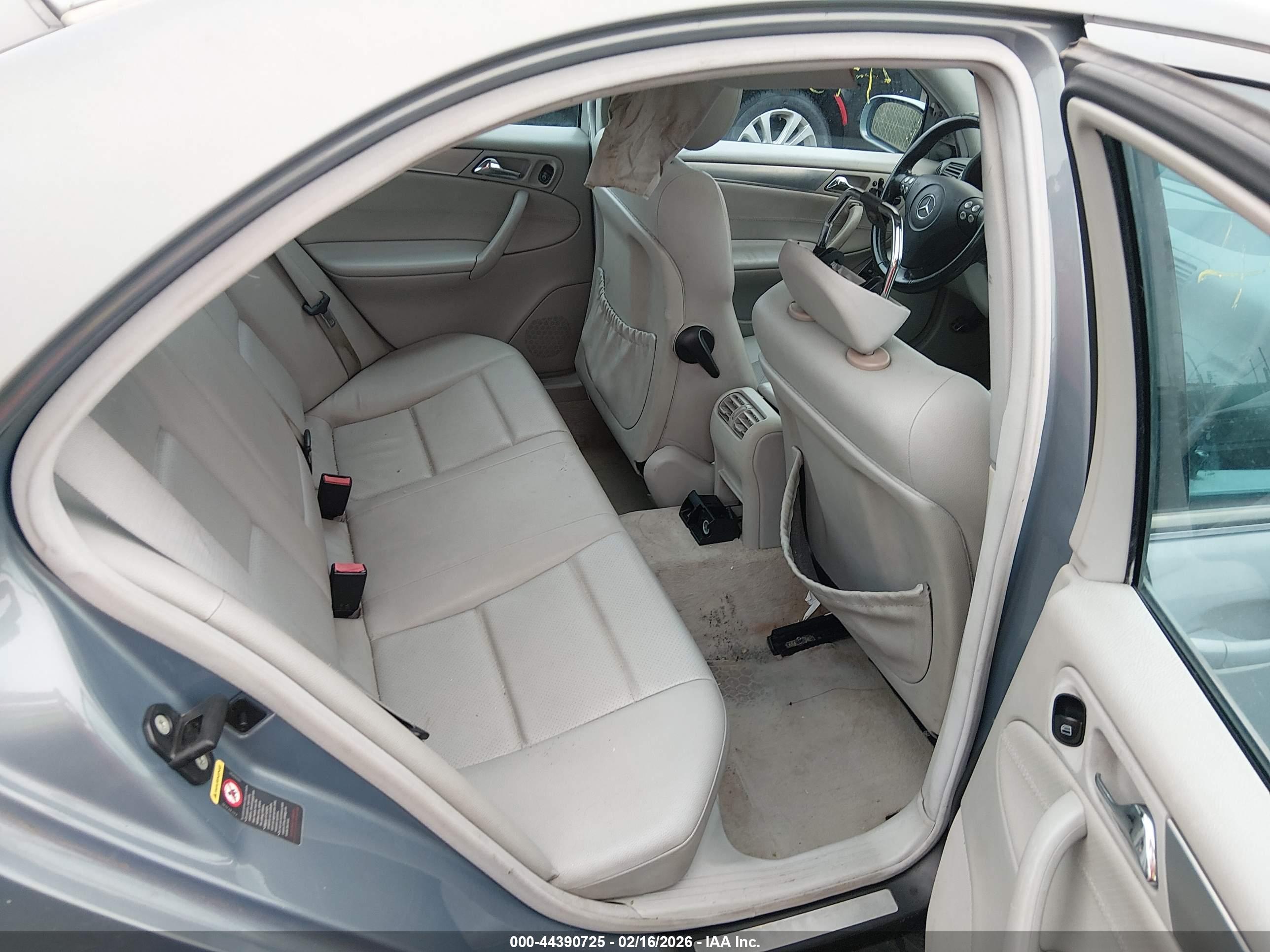 MERCEDES-BENZ C image 8