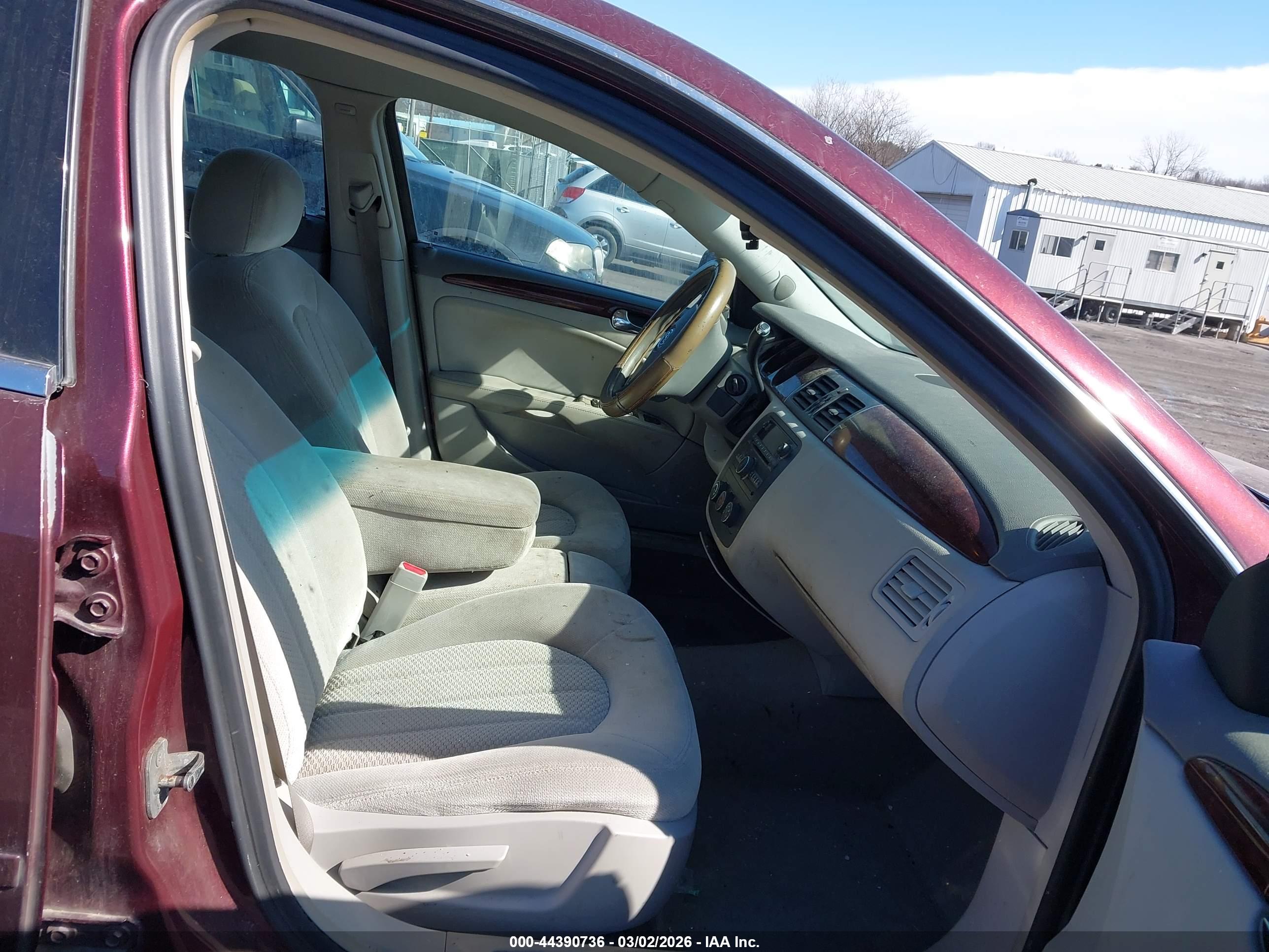 BUICK LUCERNE image 5