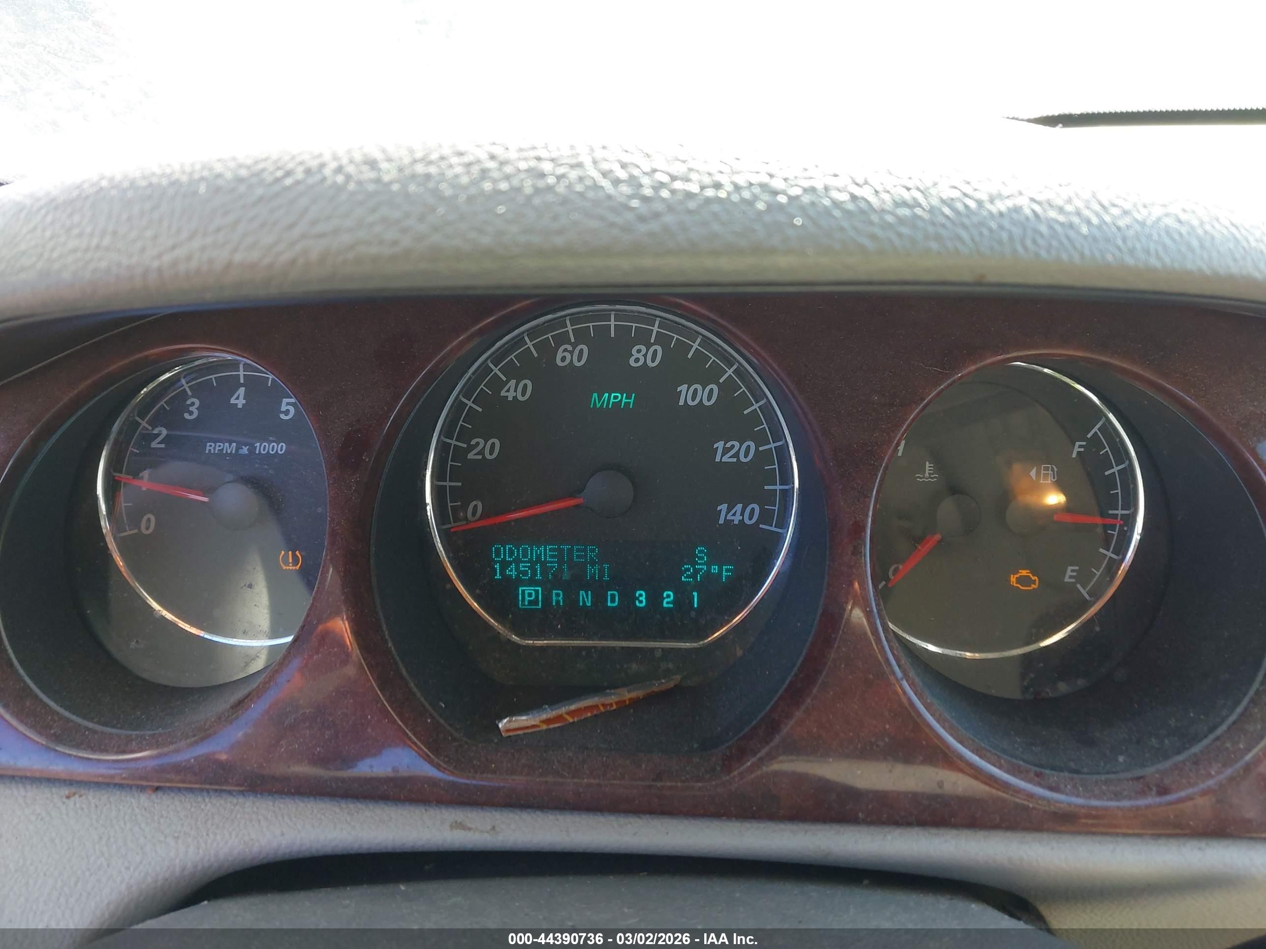 BUICK LUCERNE image 7