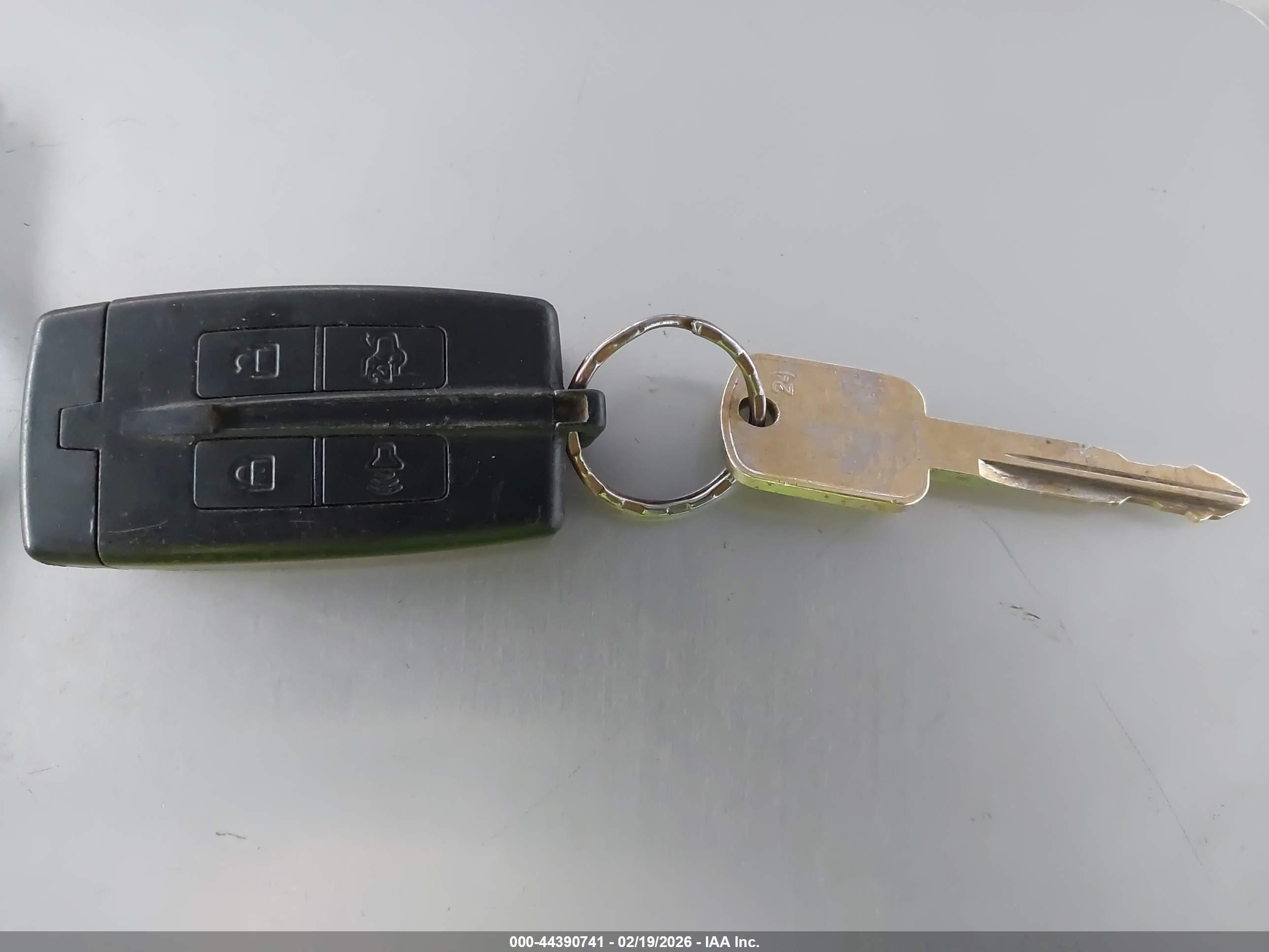 LINCOLN MKS image 11