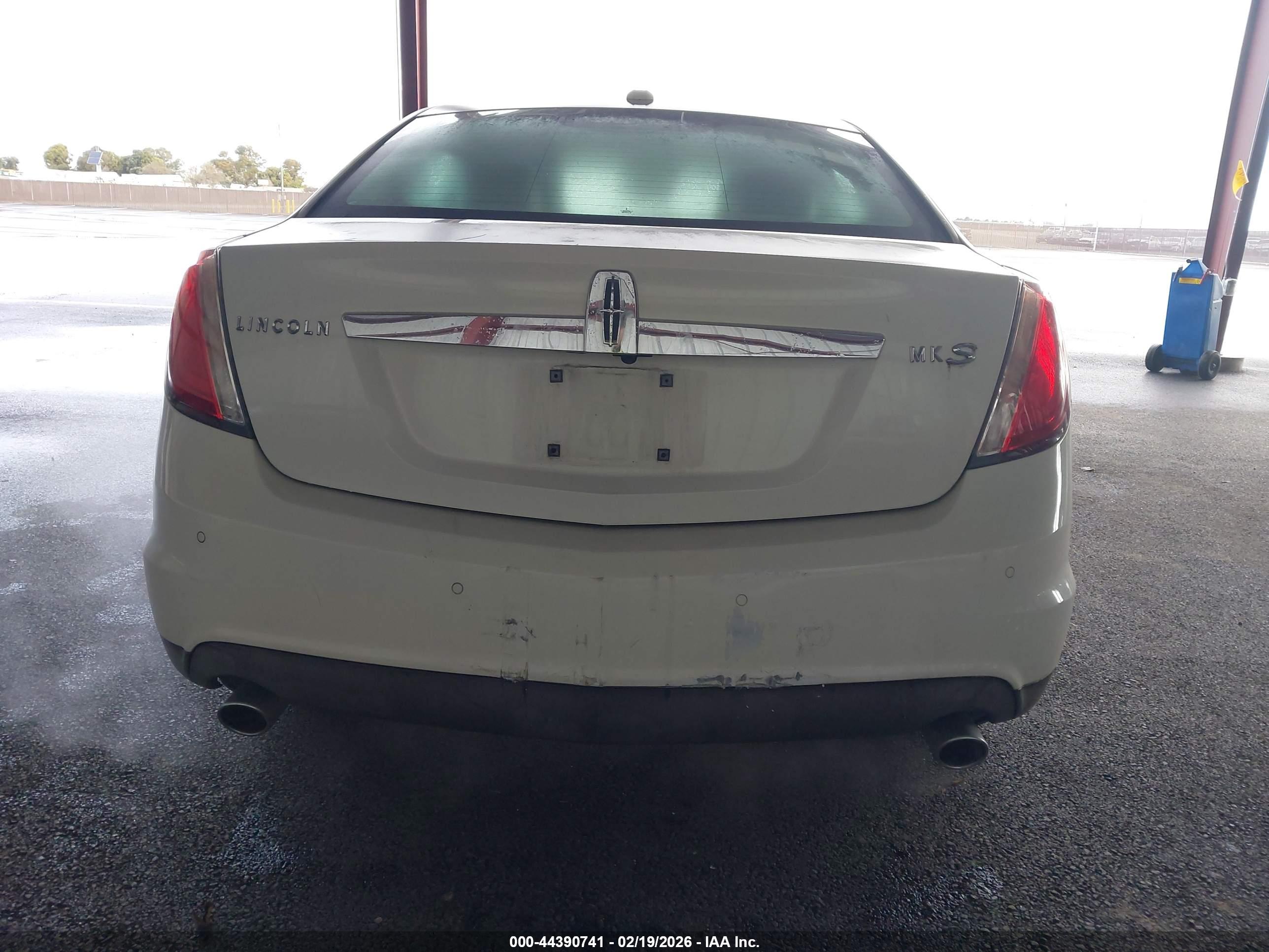 LINCOLN MKS image 6