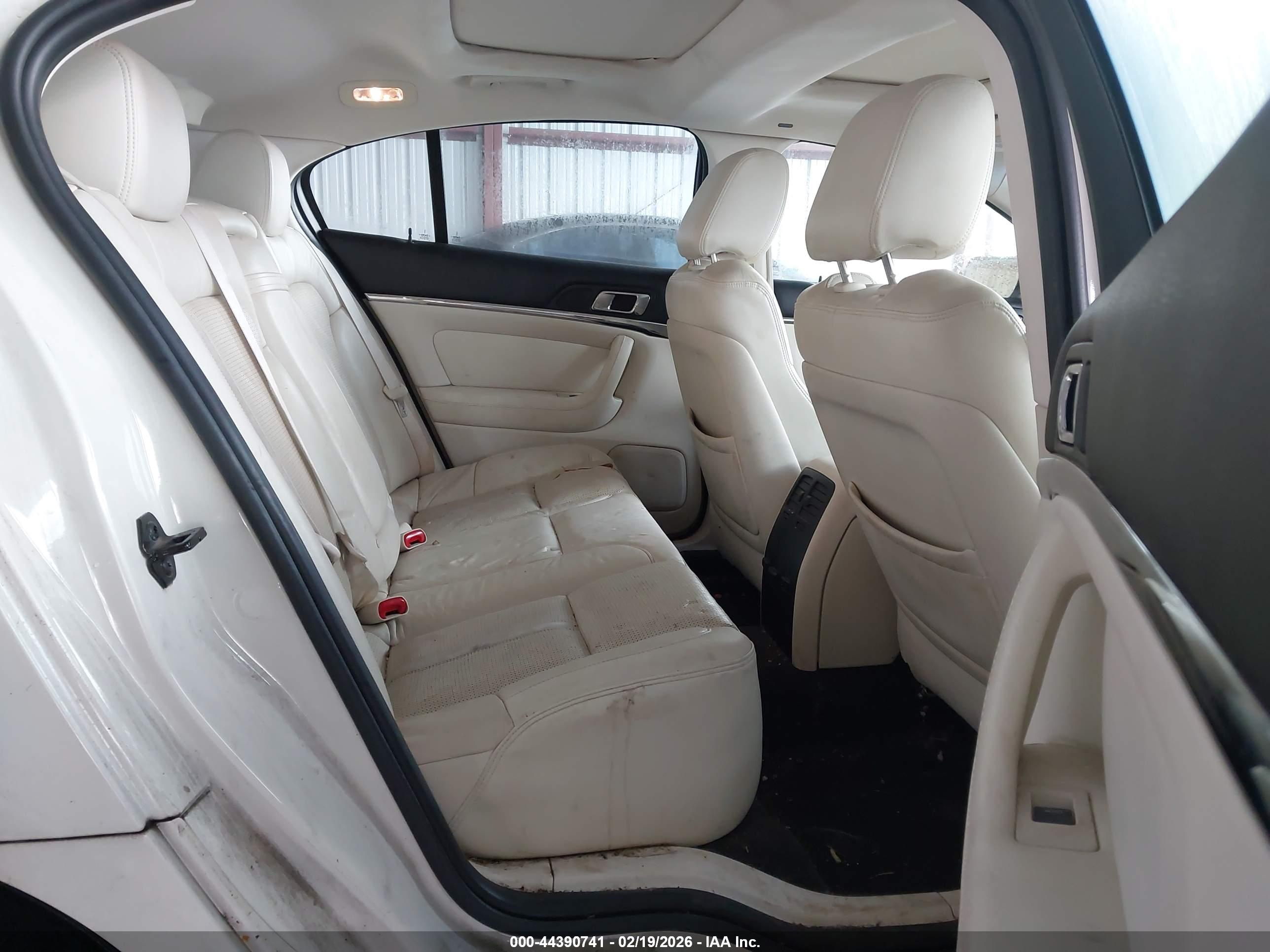 LINCOLN MKS image 8