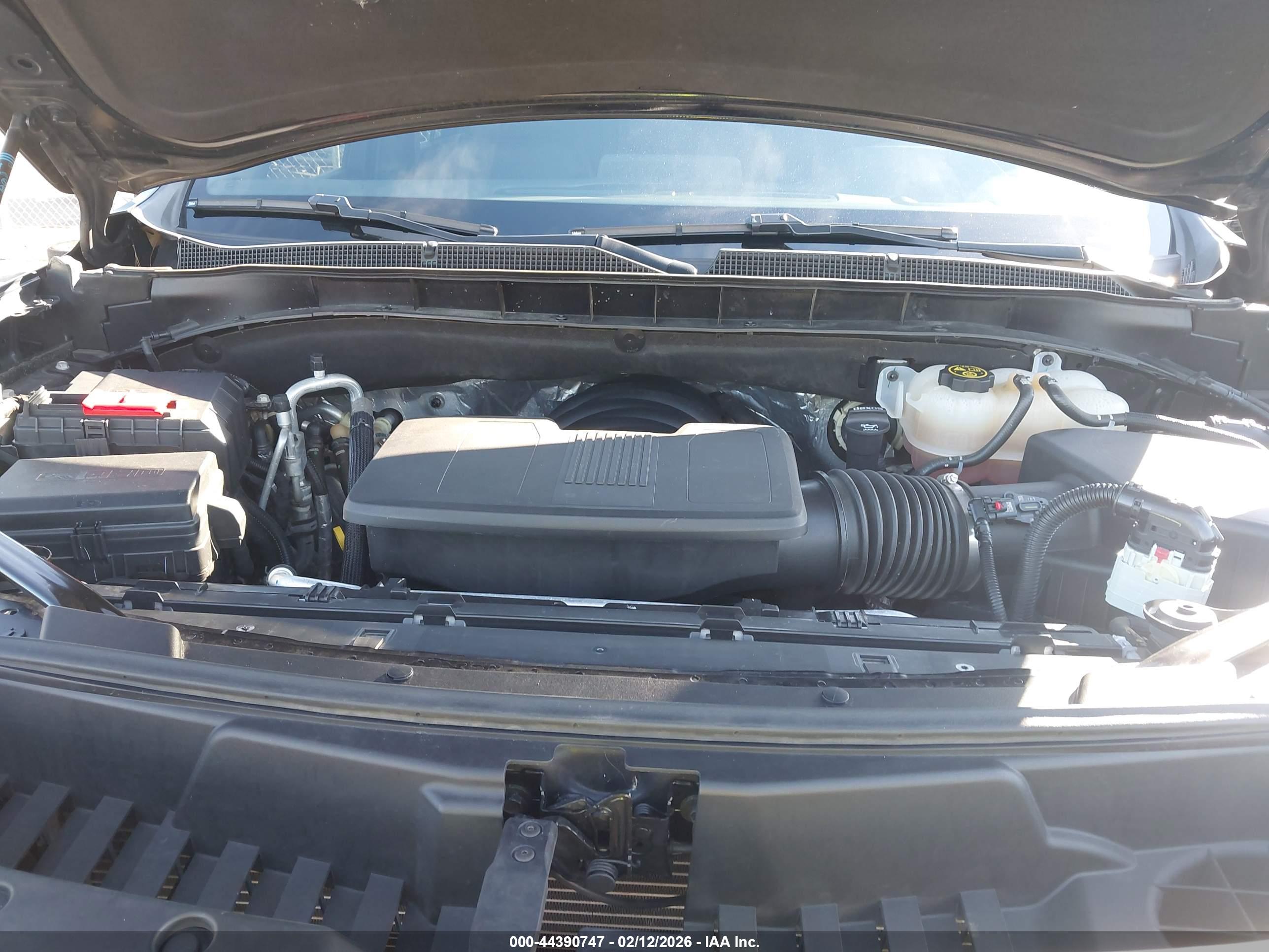 CHEVROLET SUBURBAN image 10