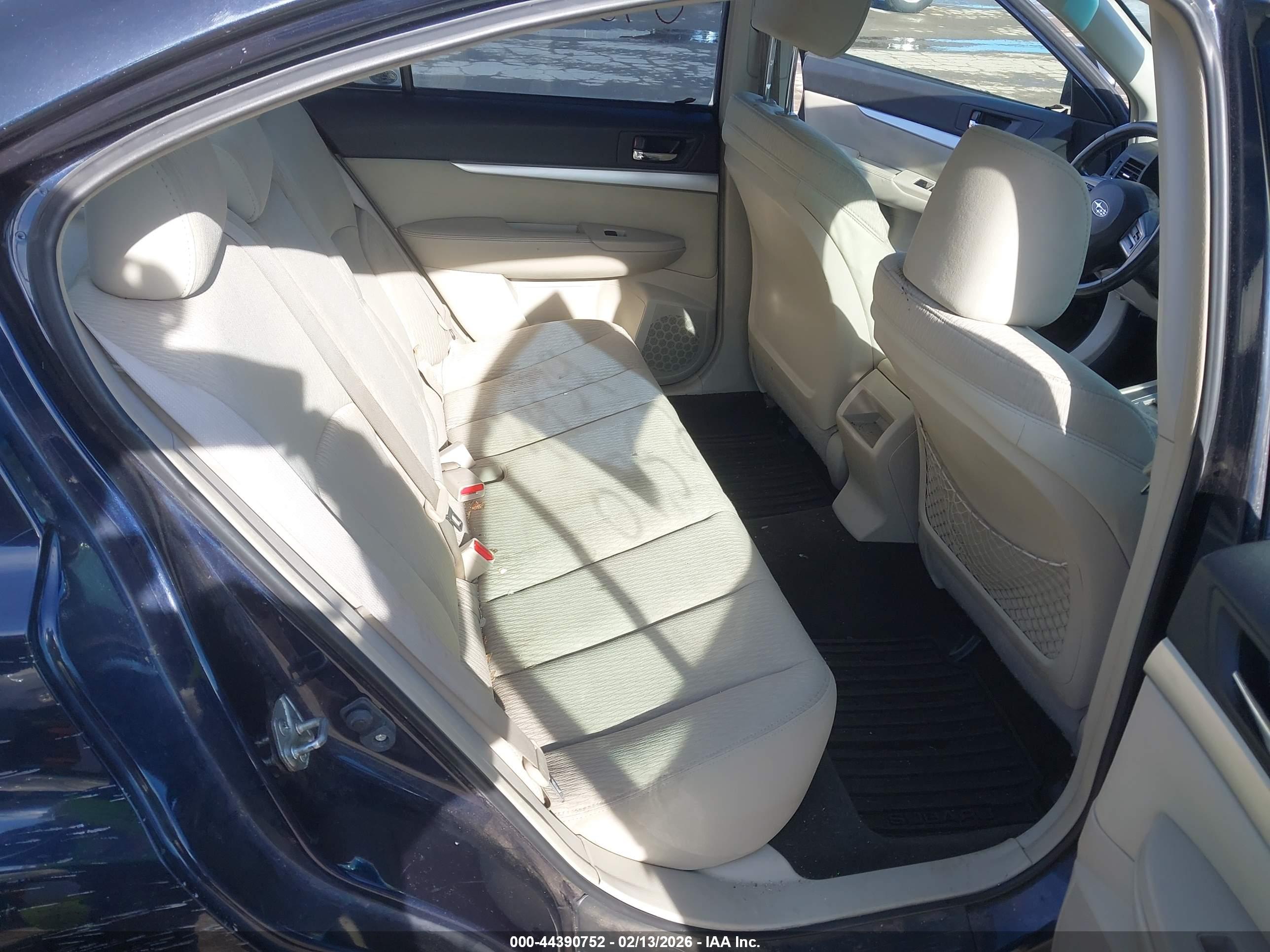 SUBARU LEGACY image 8