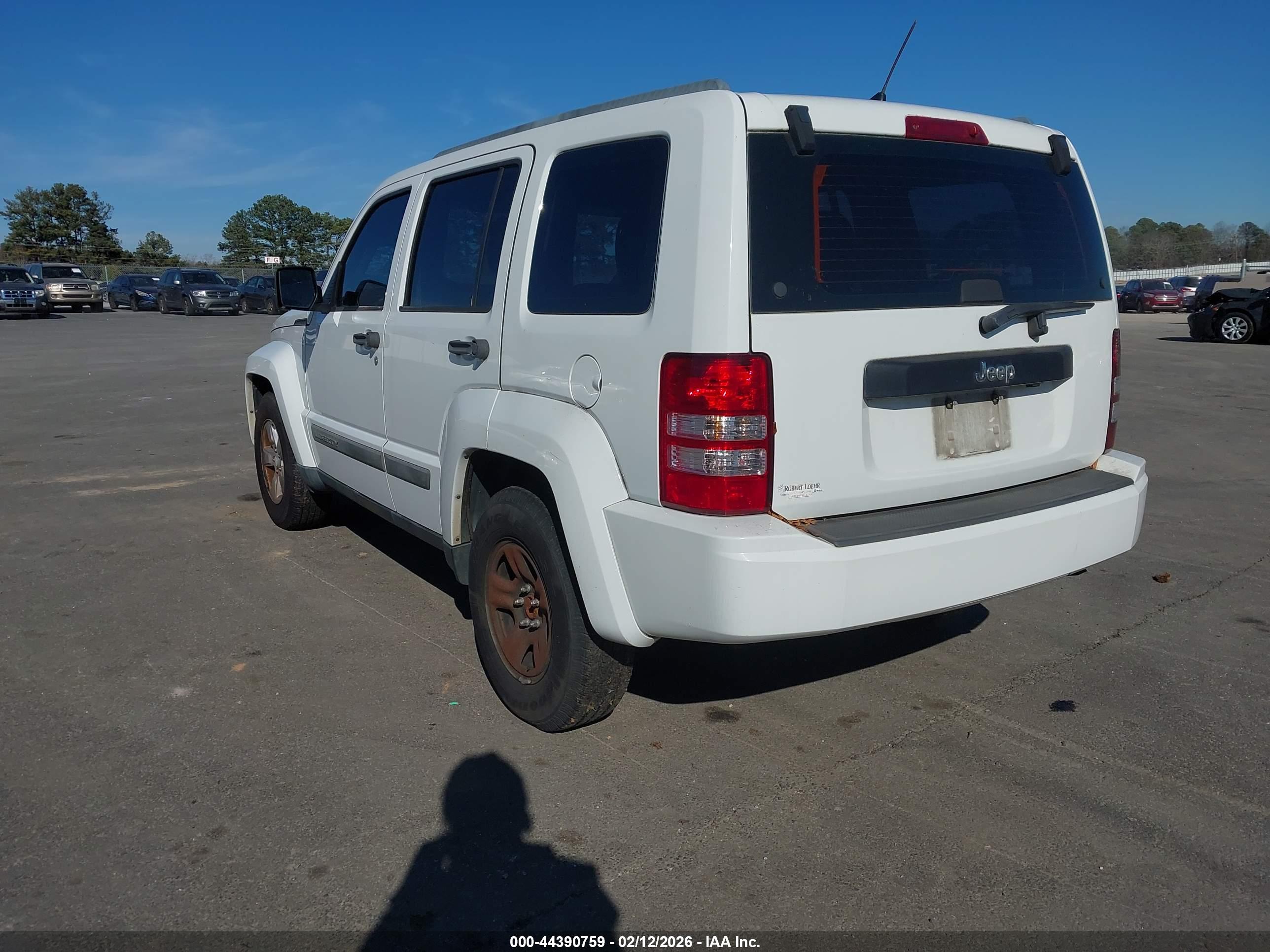 JEEP LIBERTY image 3