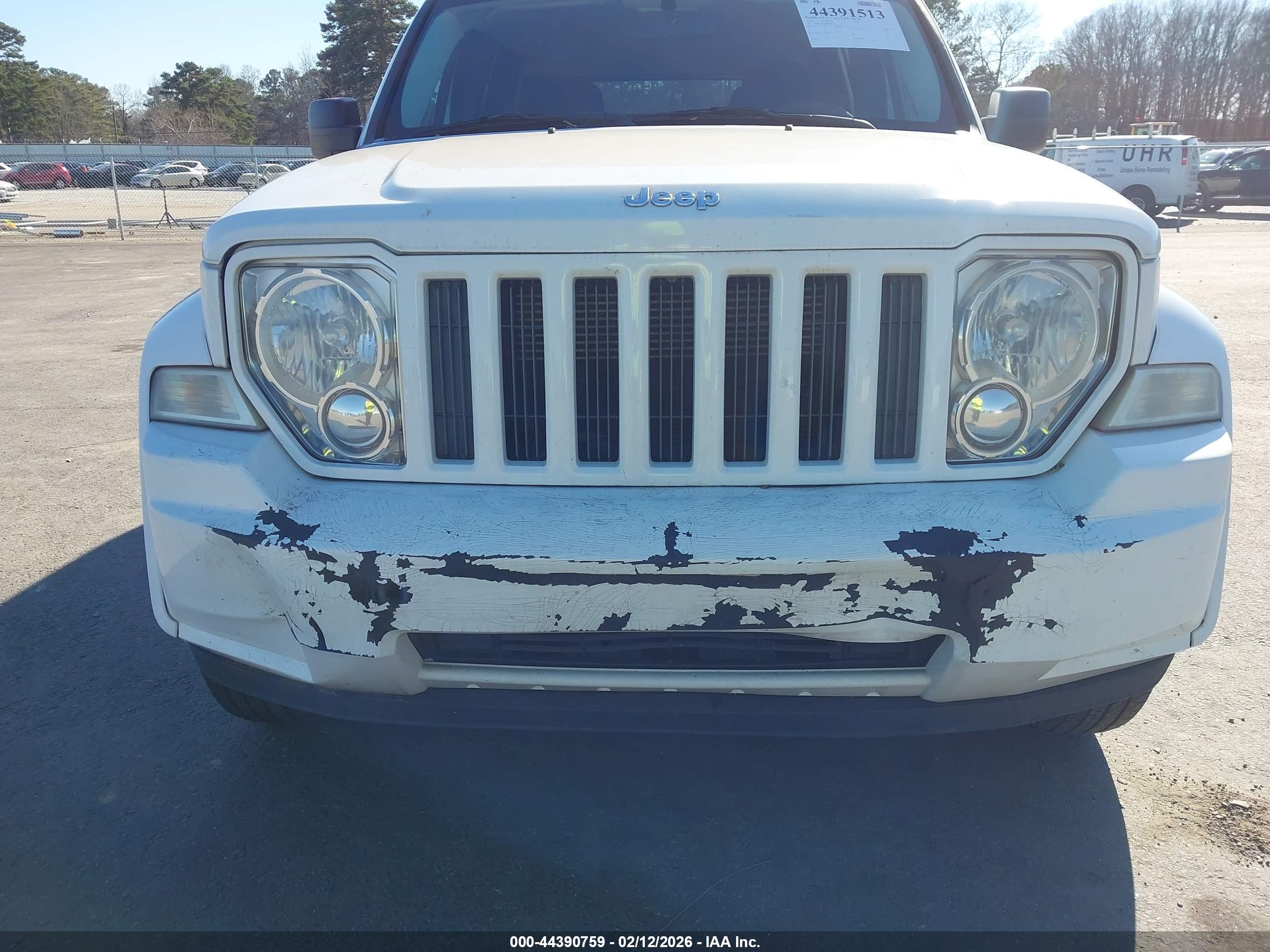 JEEP LIBERTY image 6