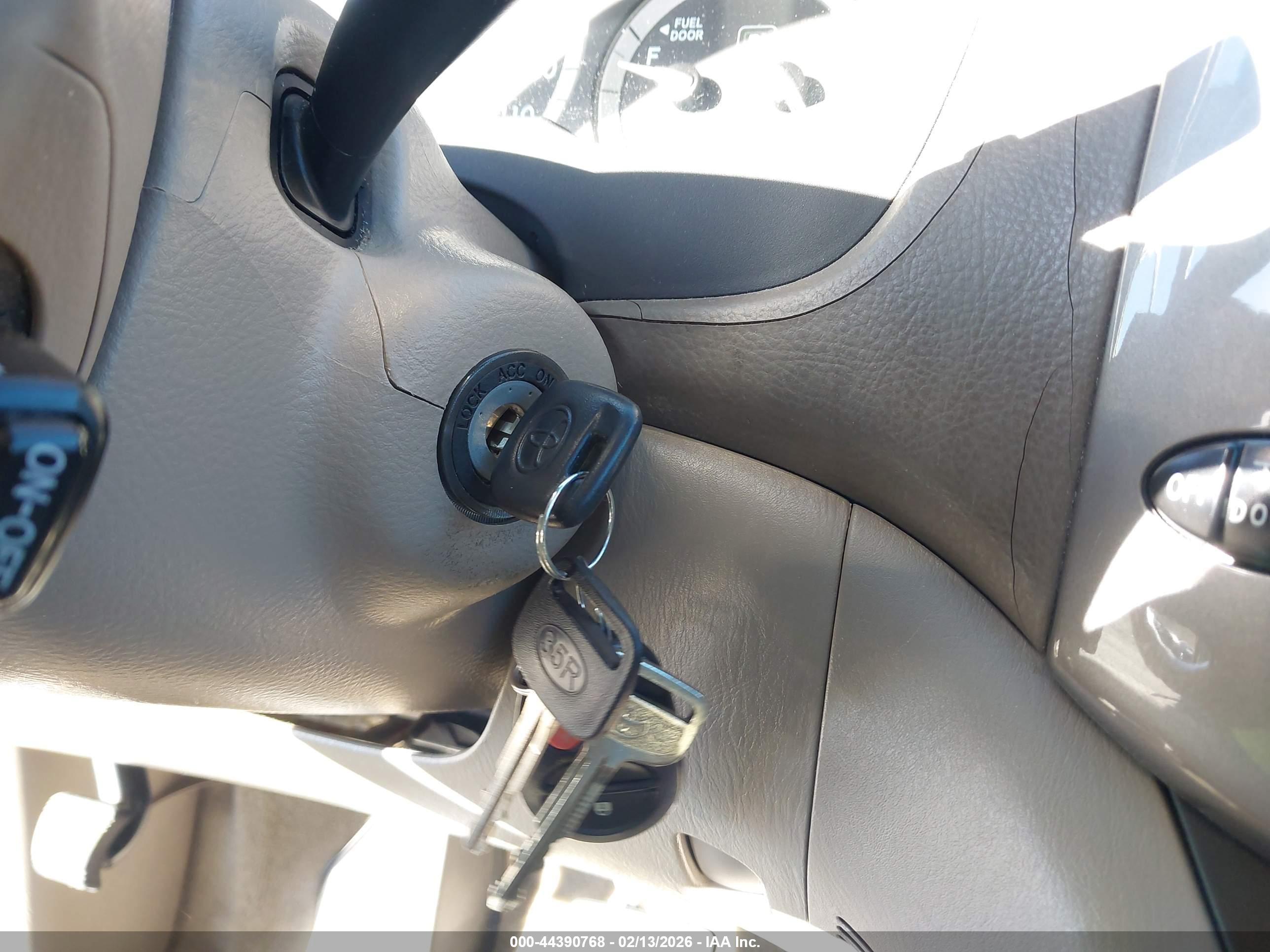 TOYOTA SIENNA image 11