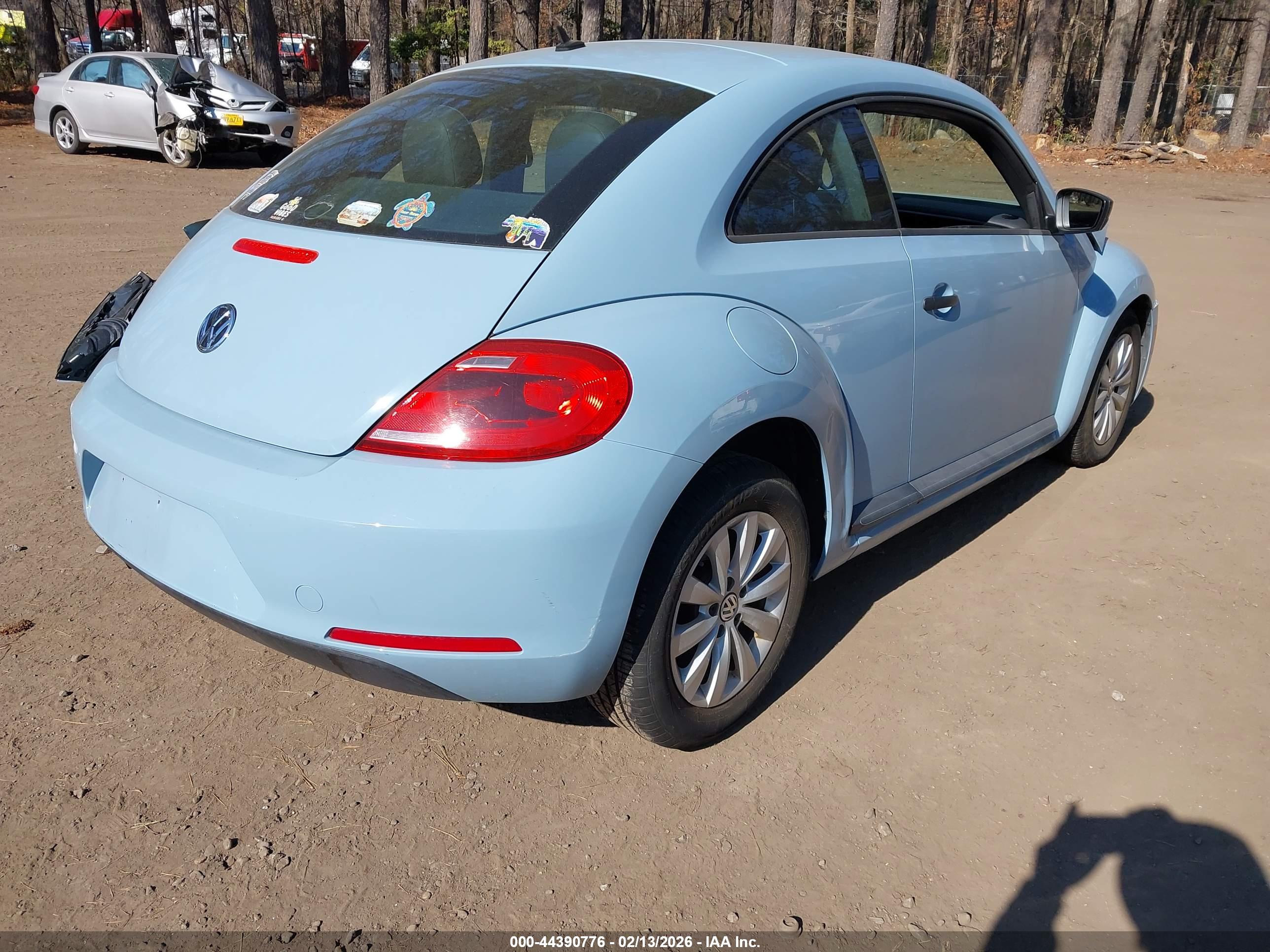 VOLKSWAGEN BEETLE image 4
