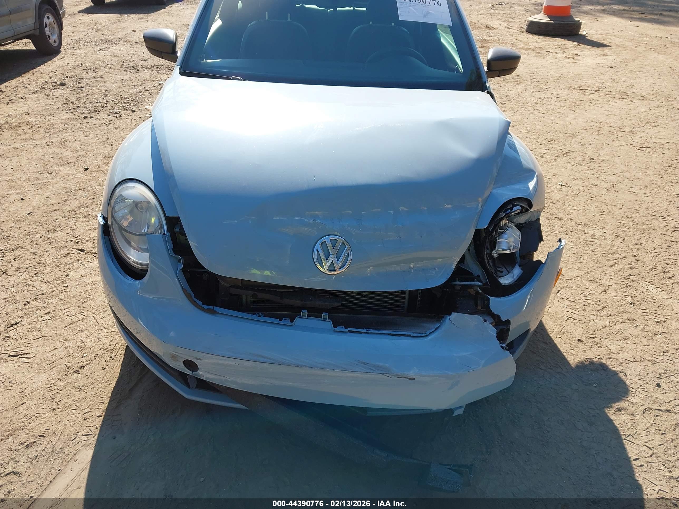 VOLKSWAGEN BEETLE image 6