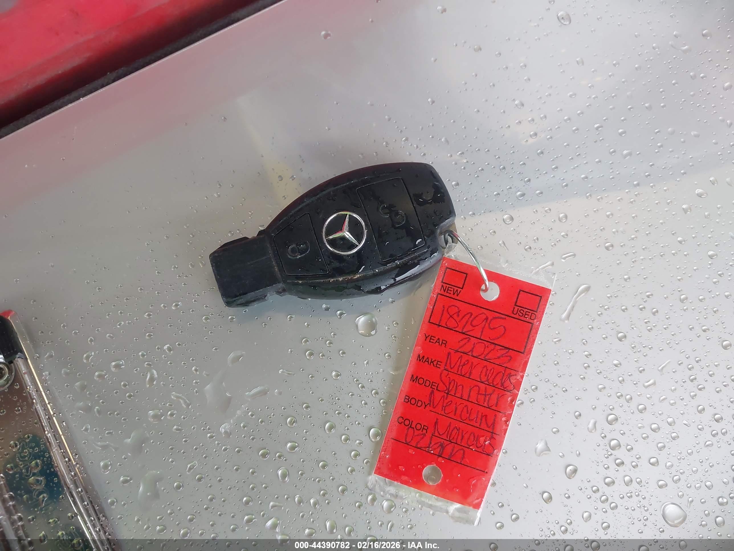 MERCEDES-BENZ METRIS image 11