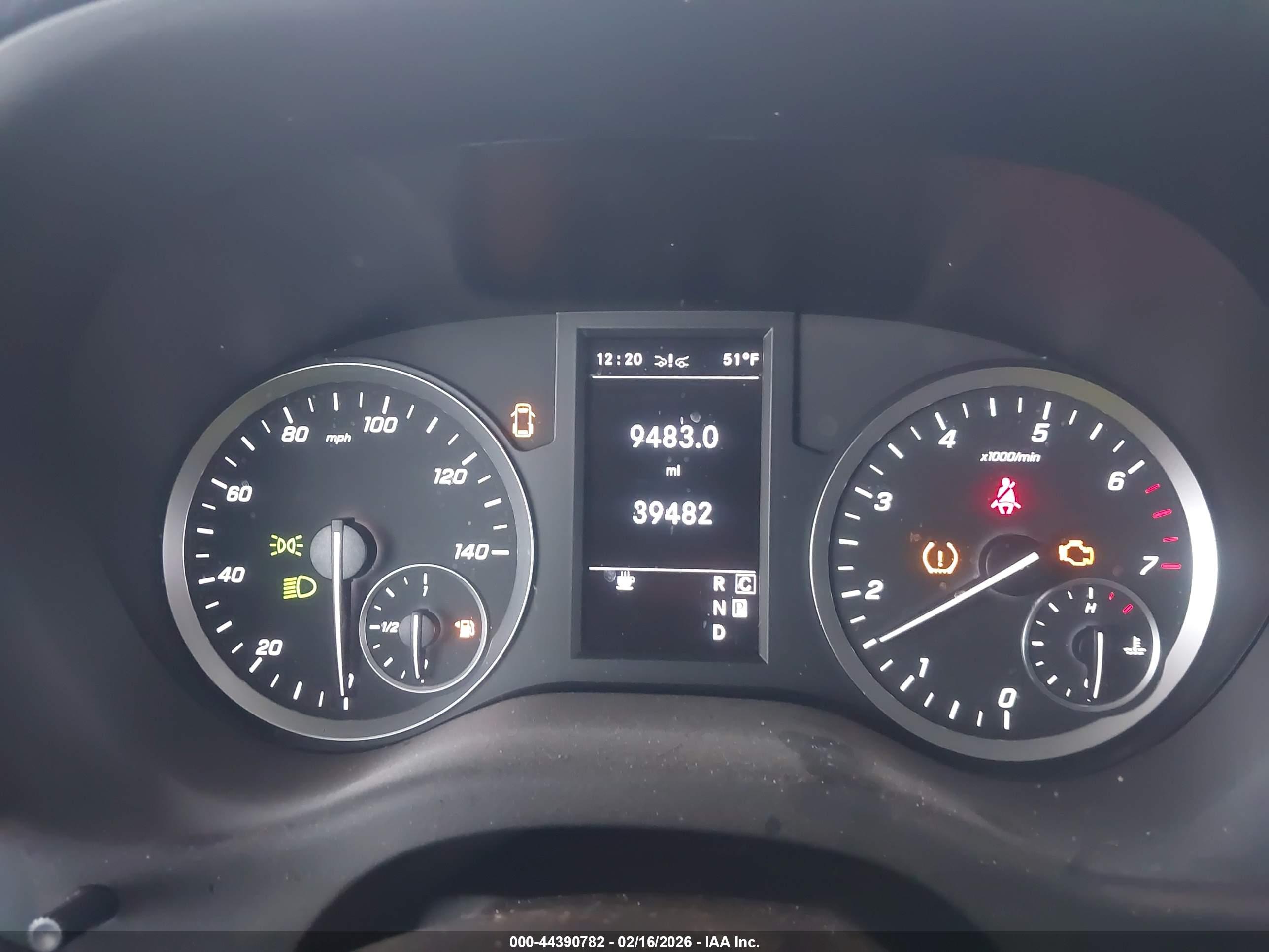 MERCEDES-BENZ METRIS image 7
