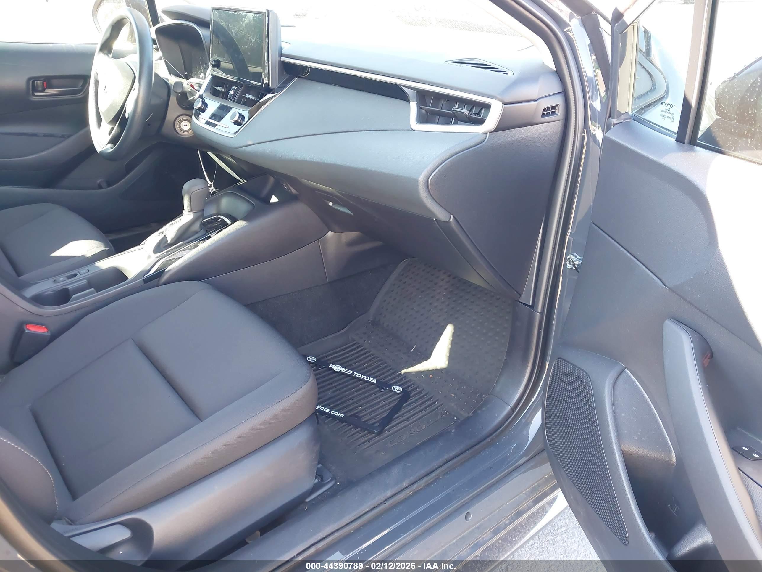 TOYOTA COROLLA image 5