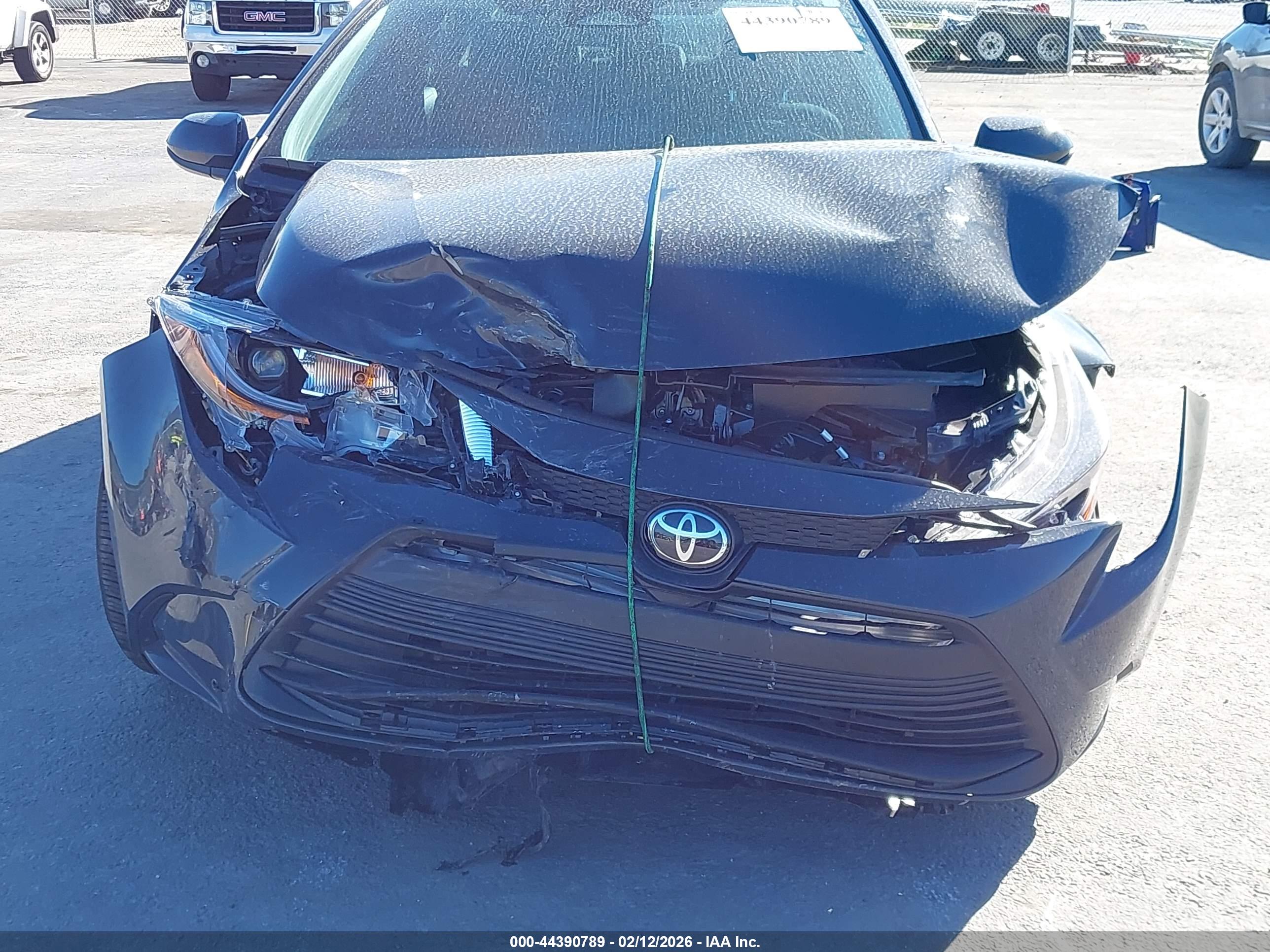 TOYOTA COROLLA image 6