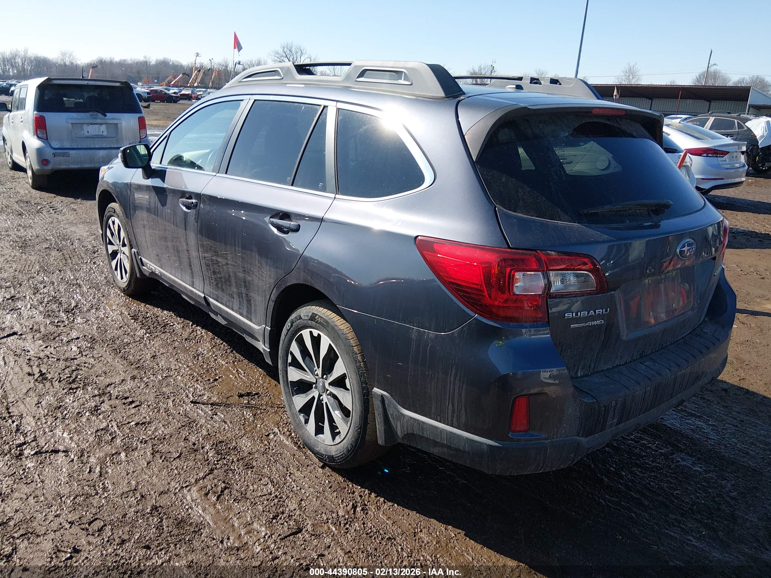 SUBARU OUTBACK image 3
