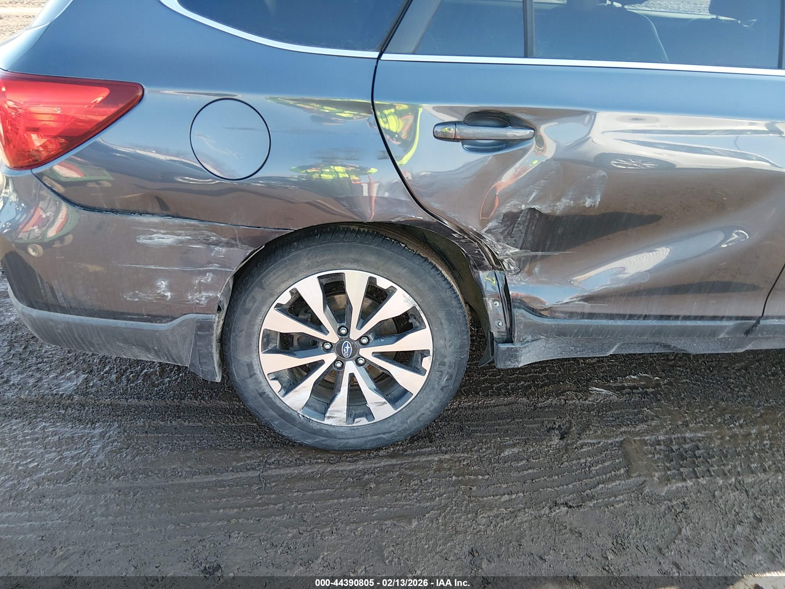 SUBARU OUTBACK image 6