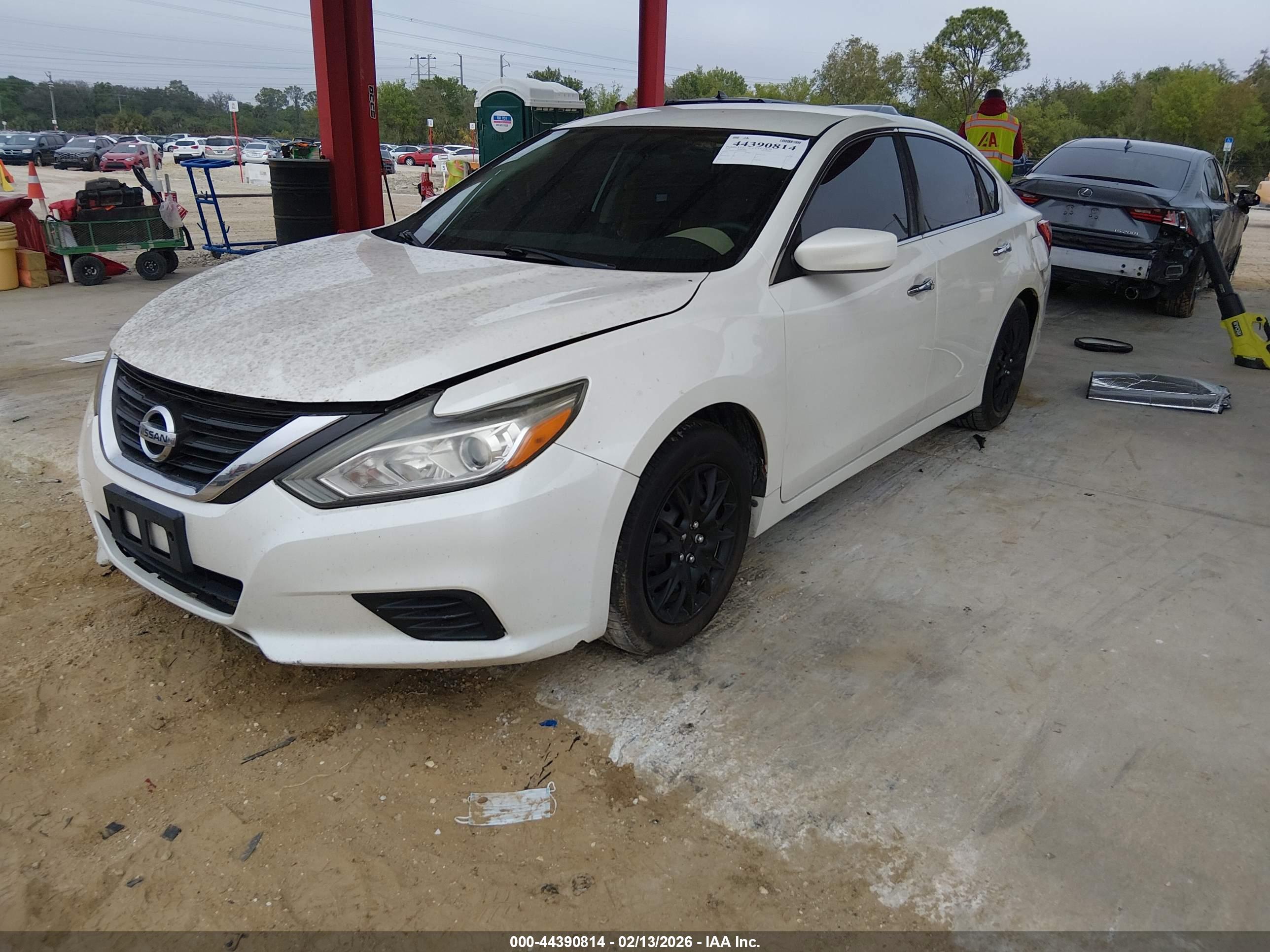 NISSAN ALTIMA image 2